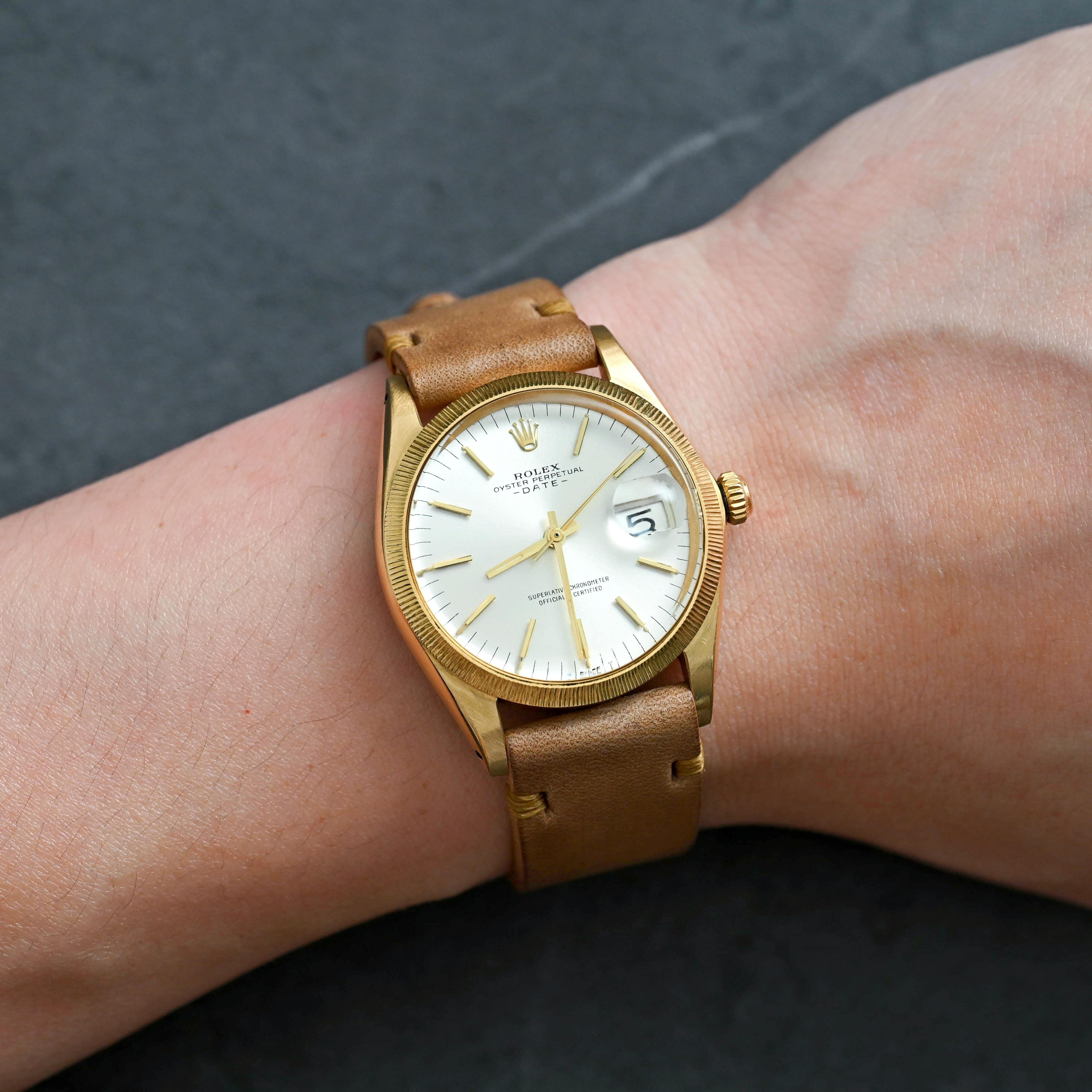 Rolex 18K YG Oyster Perpetual Date Silver Dial 1507, 1966's For Sale 7