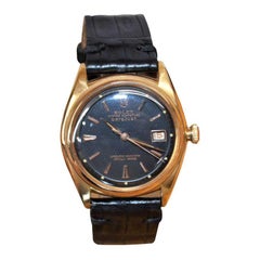 Rolex 18 Karat Gold Early Ovetone Wristwatch from 1946 or 1947 with Rare Dial