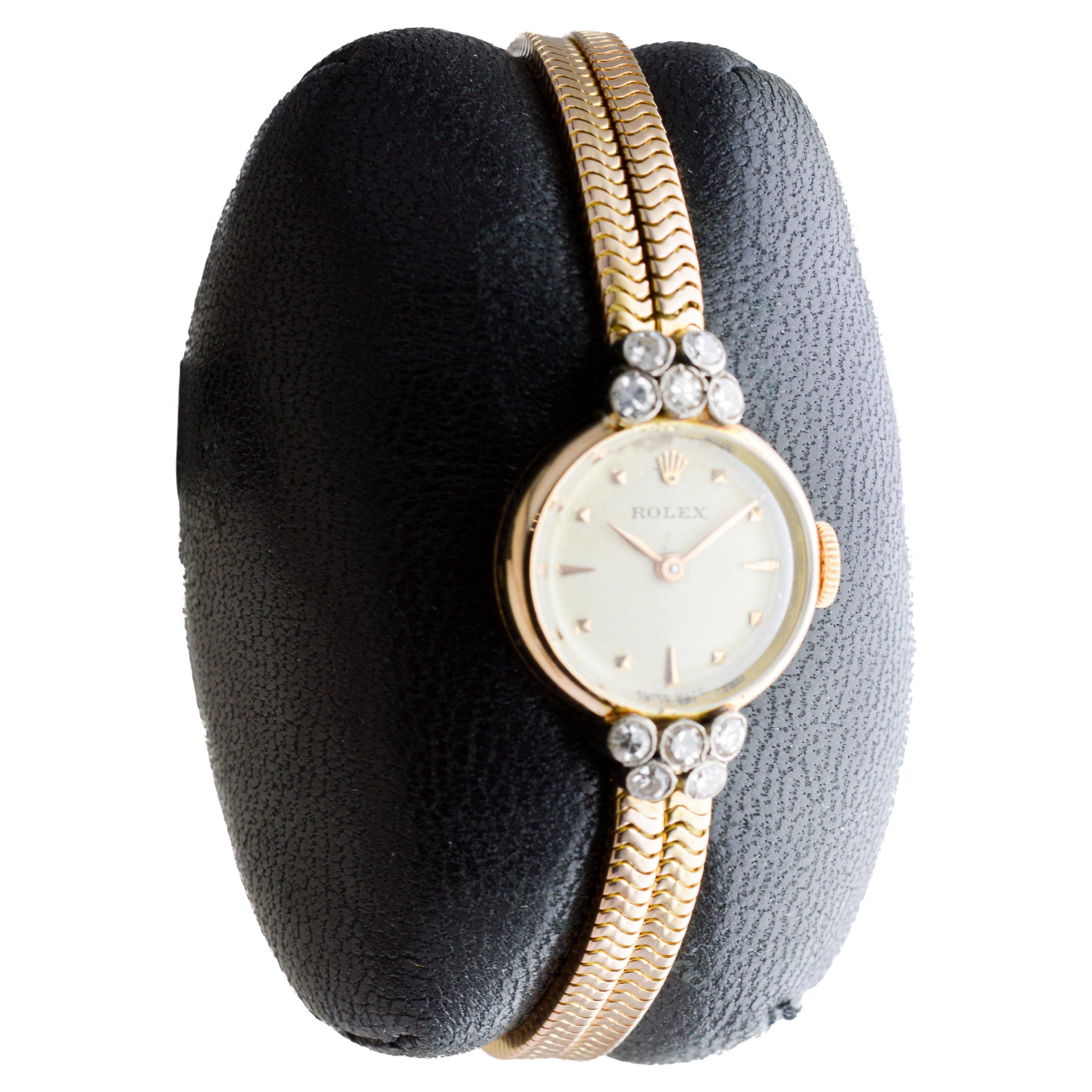Art déco Rolex 18Kt Solid Gold Art Deco Ladies Dress Watch circa 1950's en vente