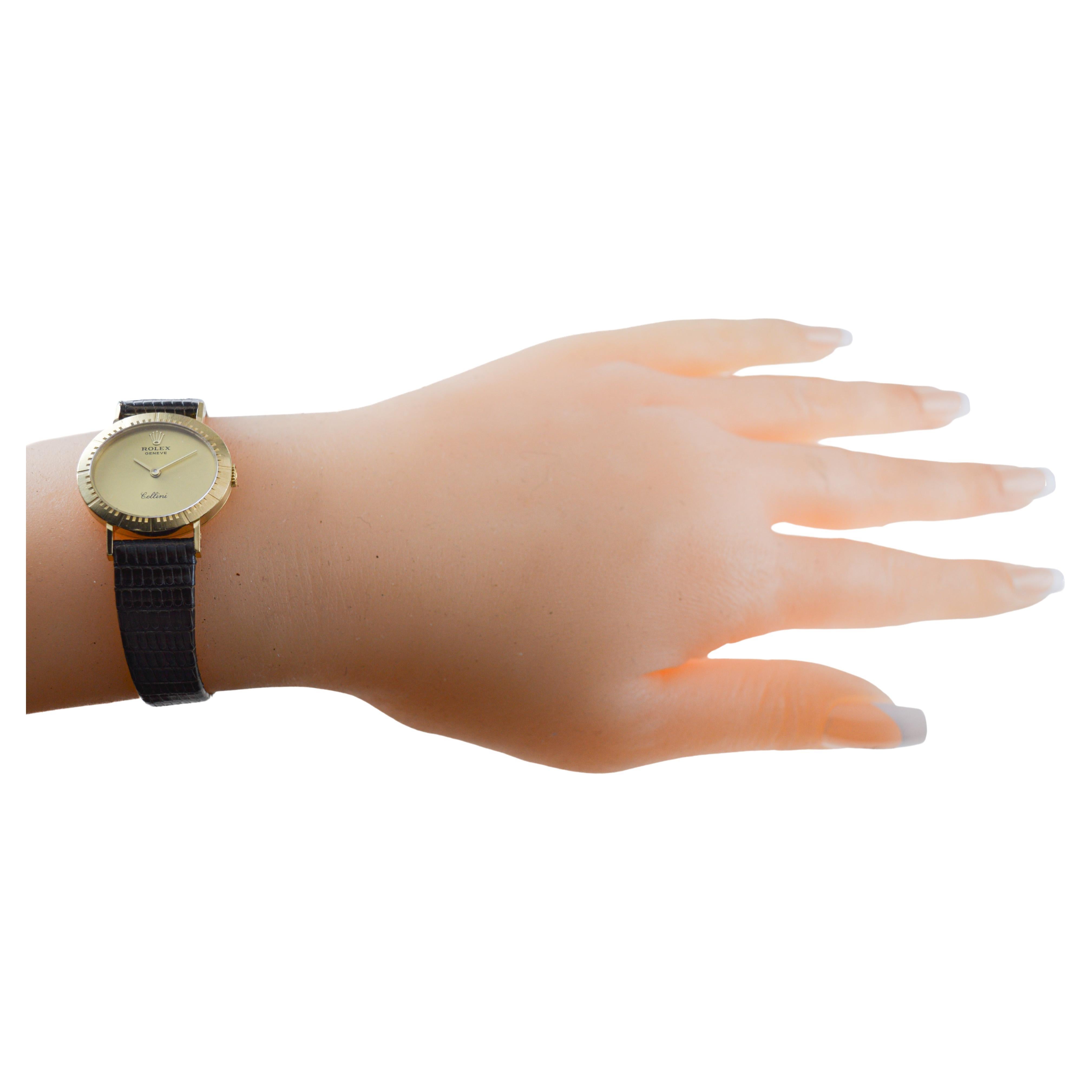 Rolex 18Kt Solid Gold Cellini Series Ladies Watch in Original Condition 1980's For Sale 5