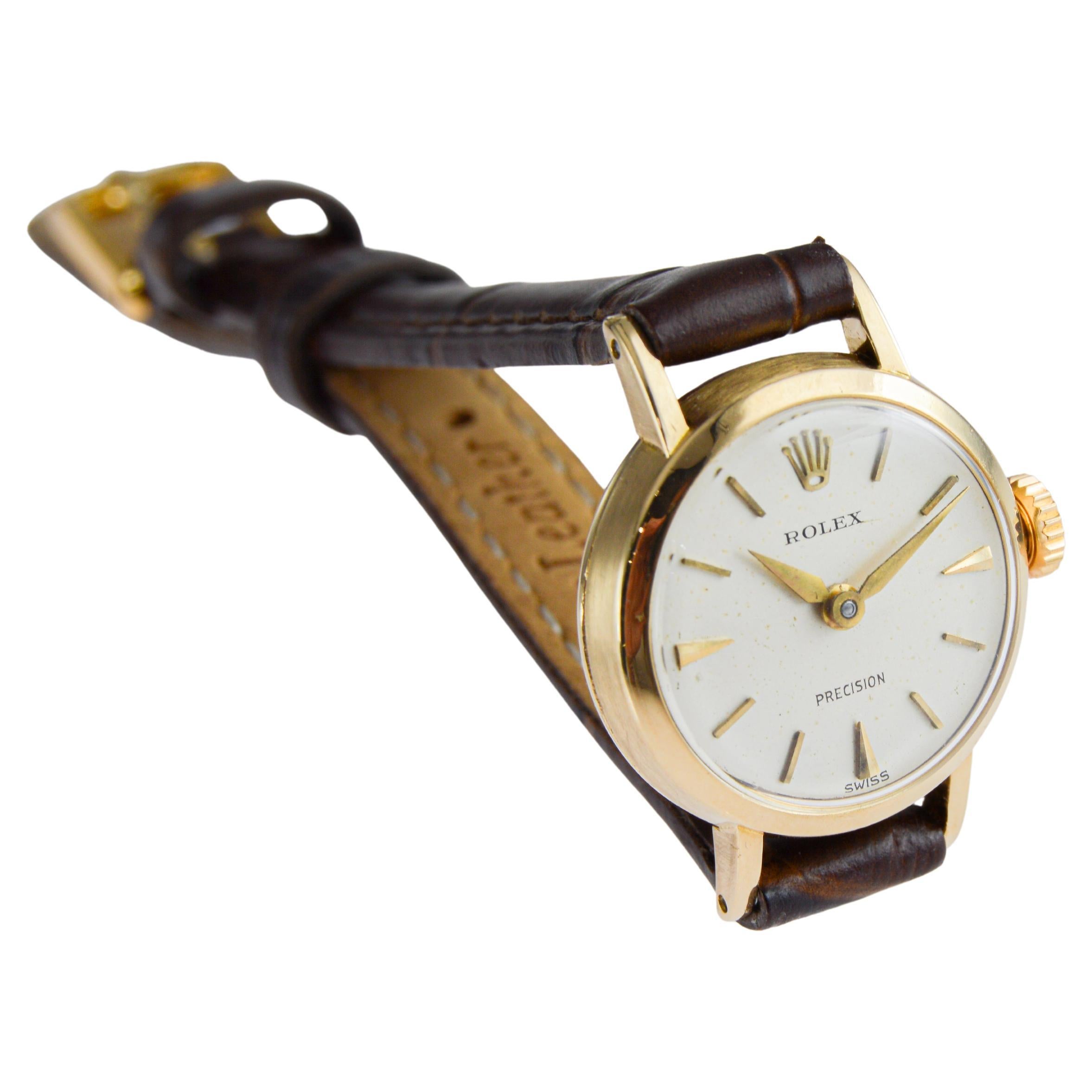 Rolex Orologio Art Deco da donna in oro massiccio 18Kt circa 1946 in vendita 6