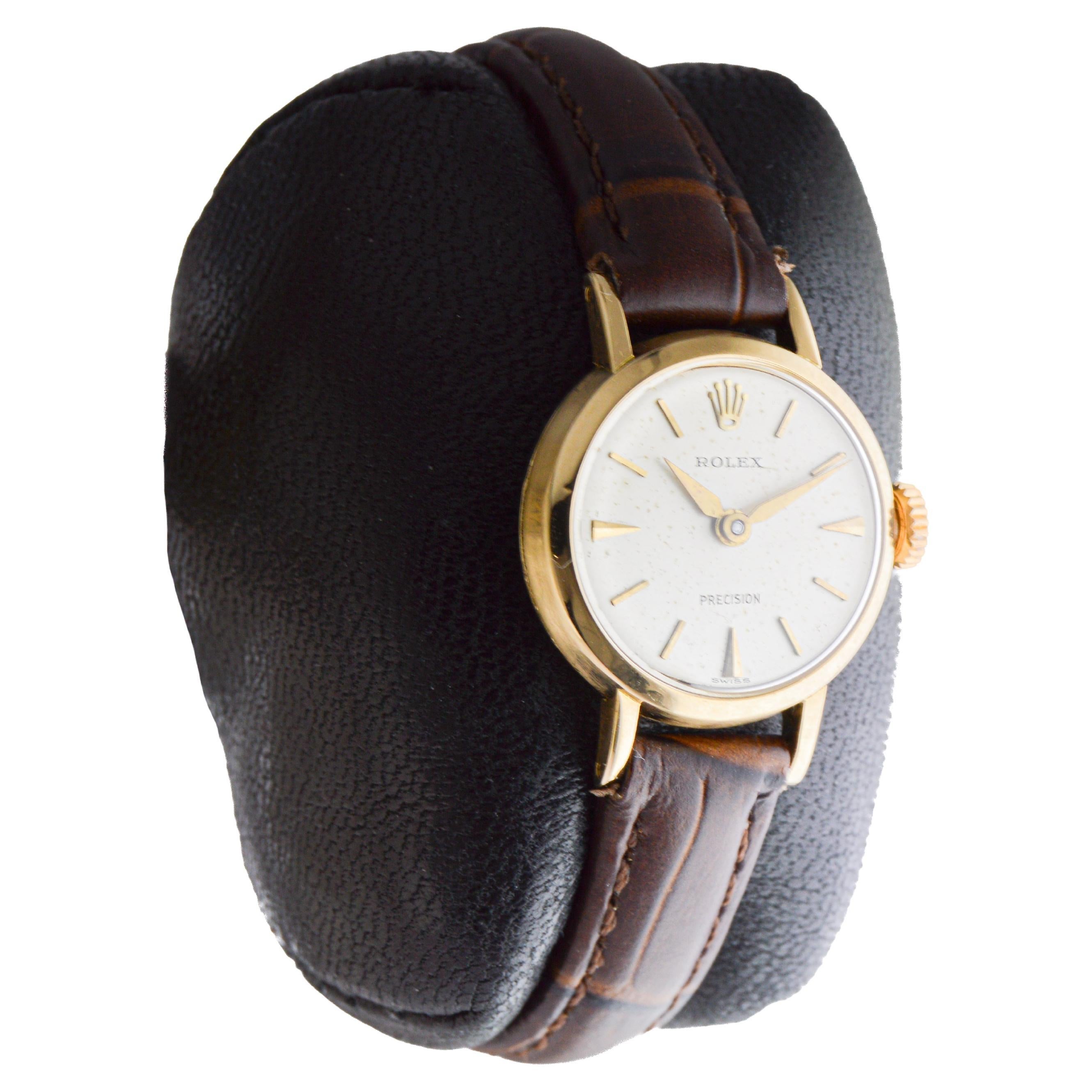 Art Déco Rolex Orologio Art Deco da donna in oro massiccio 18Kt circa 1946 in vendita