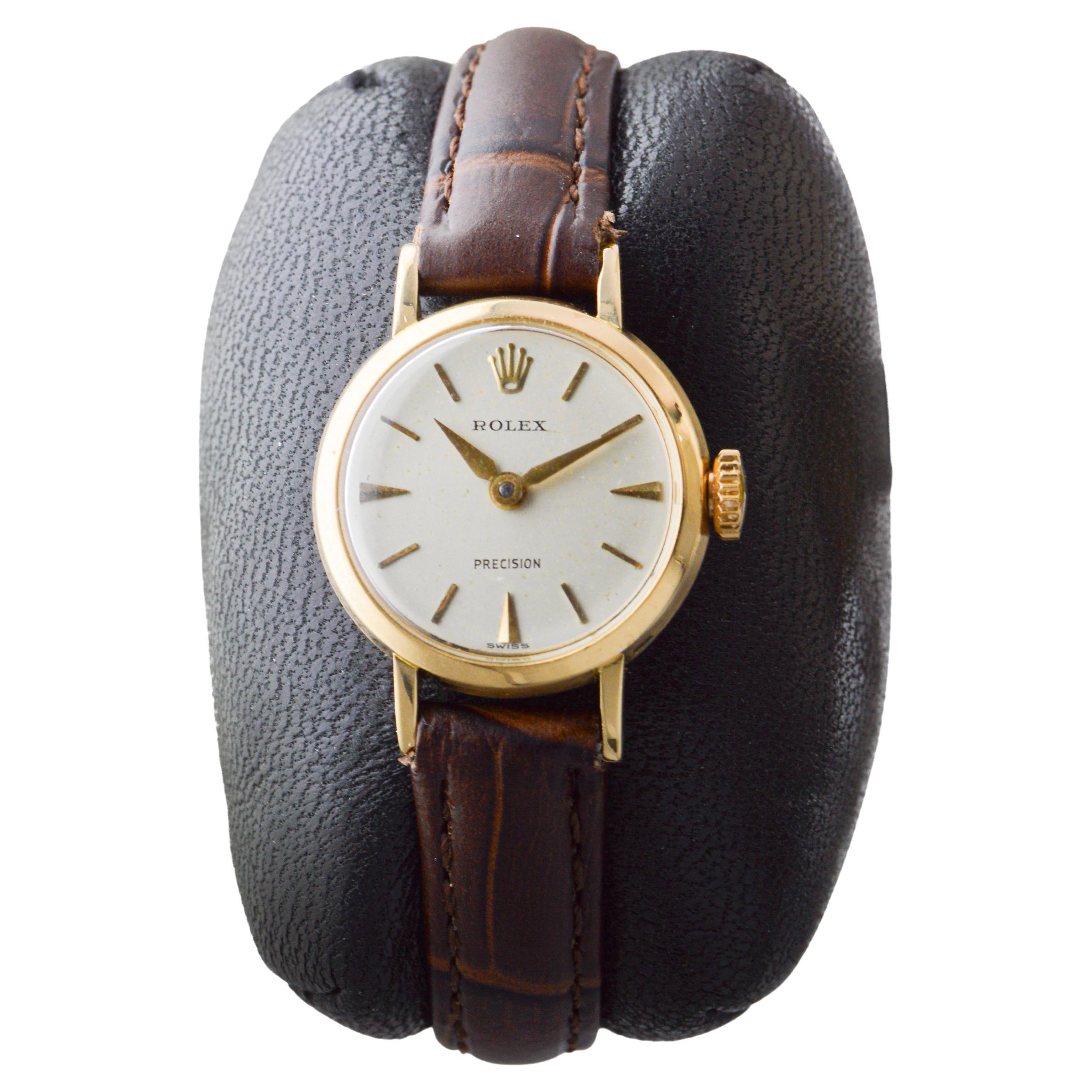 Donna Rolex Orologio Art Deco da donna in oro massiccio 18Kt circa 1946 in vendita
