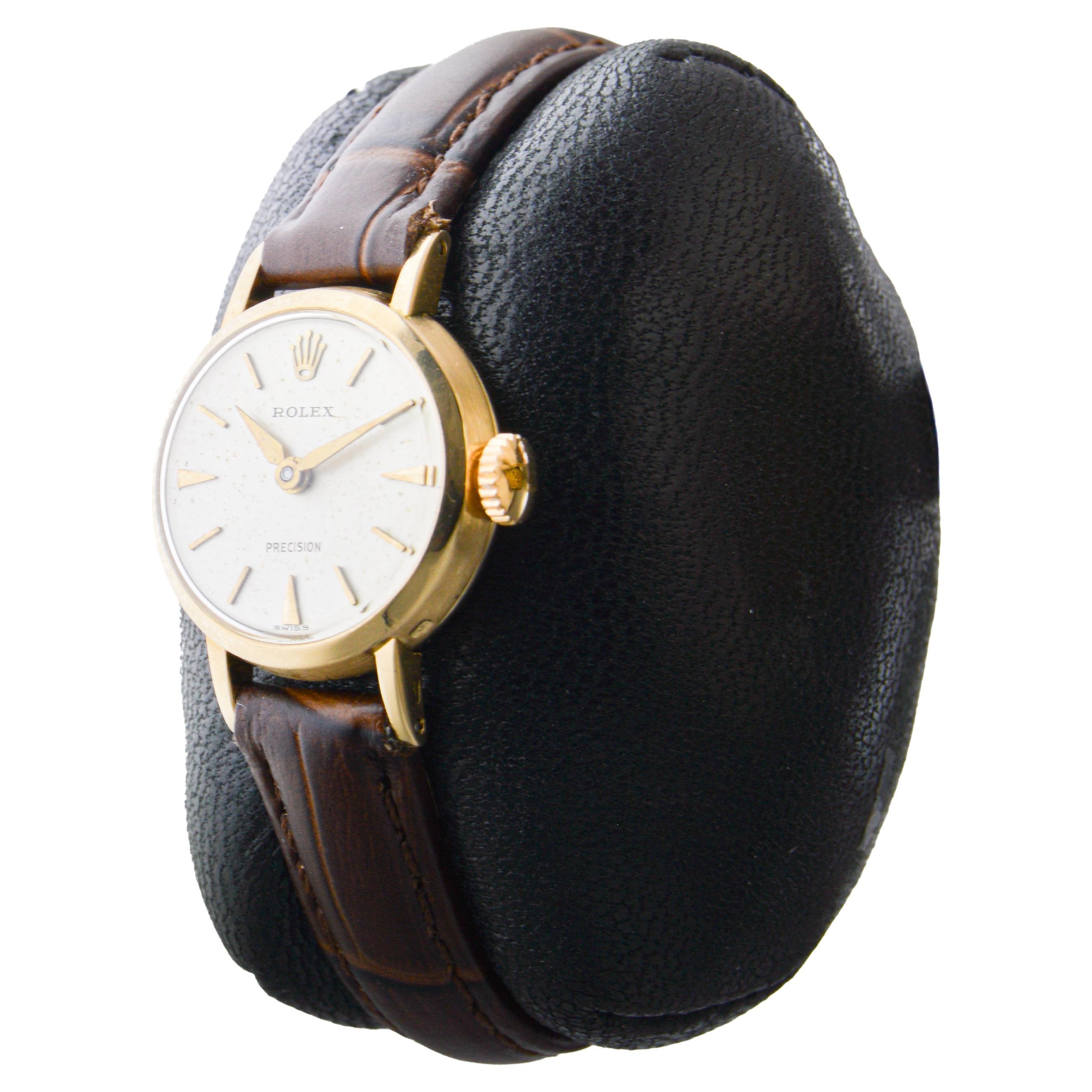 Rolex Orologio Art Deco da donna in oro massiccio 18Kt circa 1946 in vendita 3