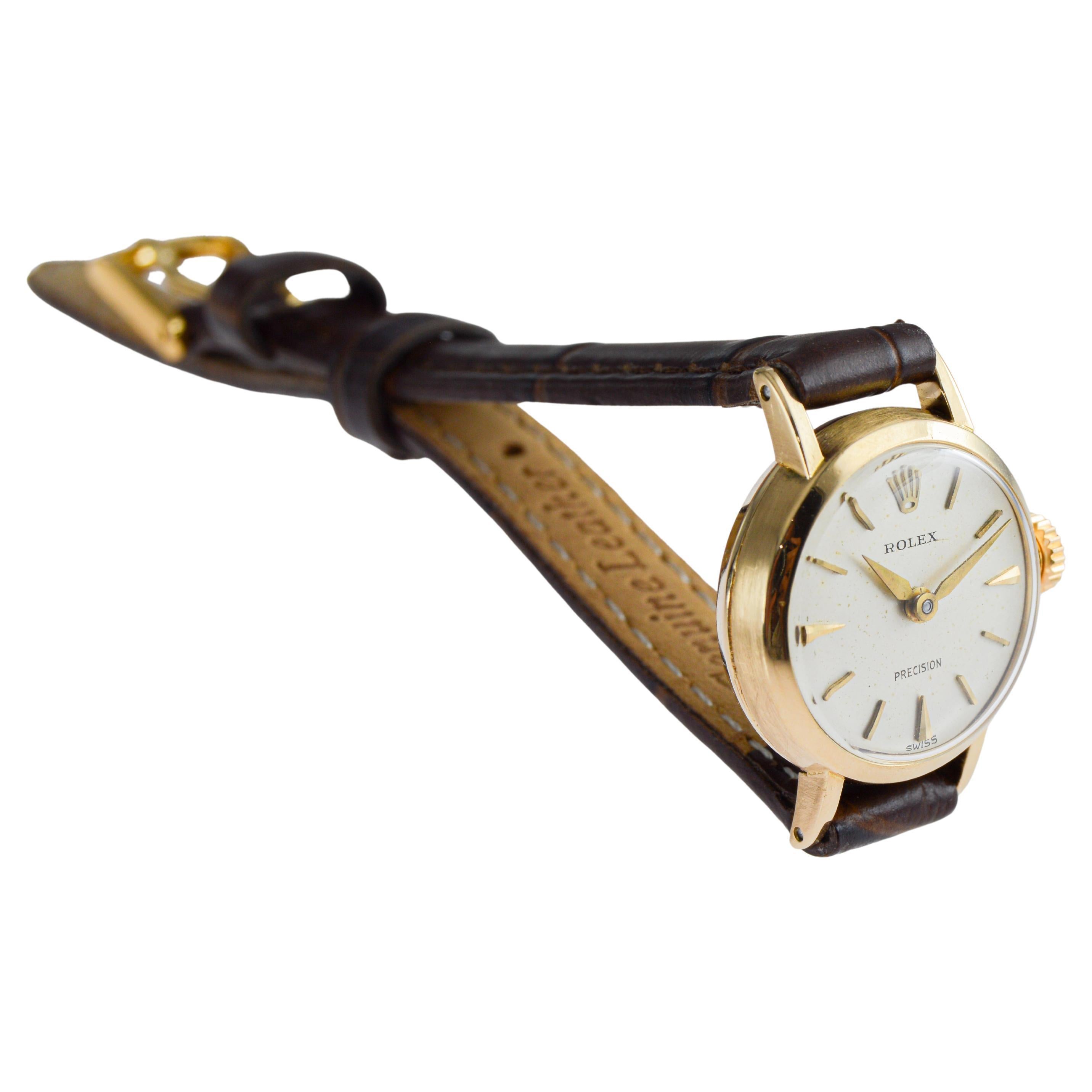 Rolex Orologio Art Deco da donna in oro massiccio 18Kt circa 1946 in vendita 4