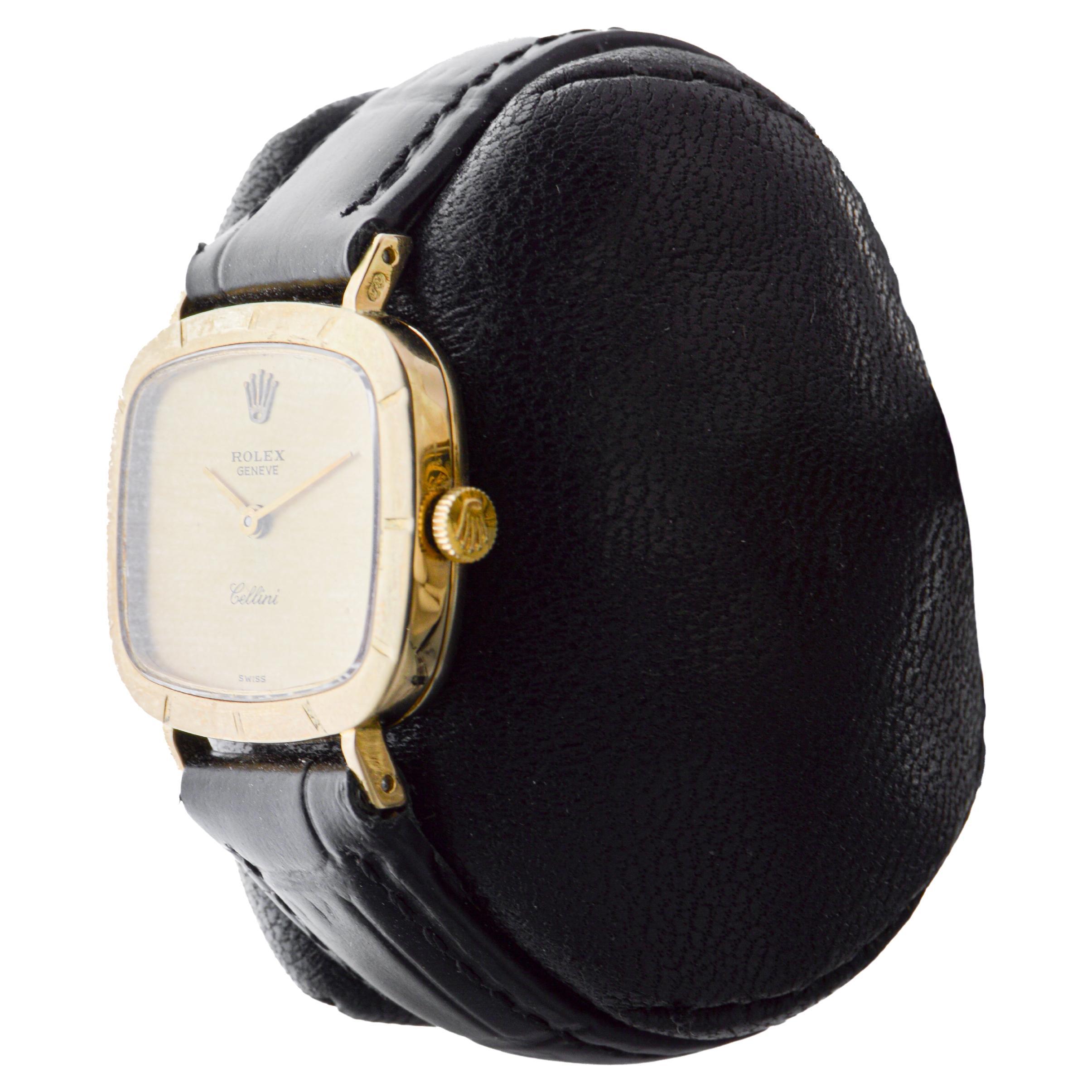 Rolex Montre Cellini pour dames en or massif 18Kt 1970 avec cadran champagne d'origine en vente 3