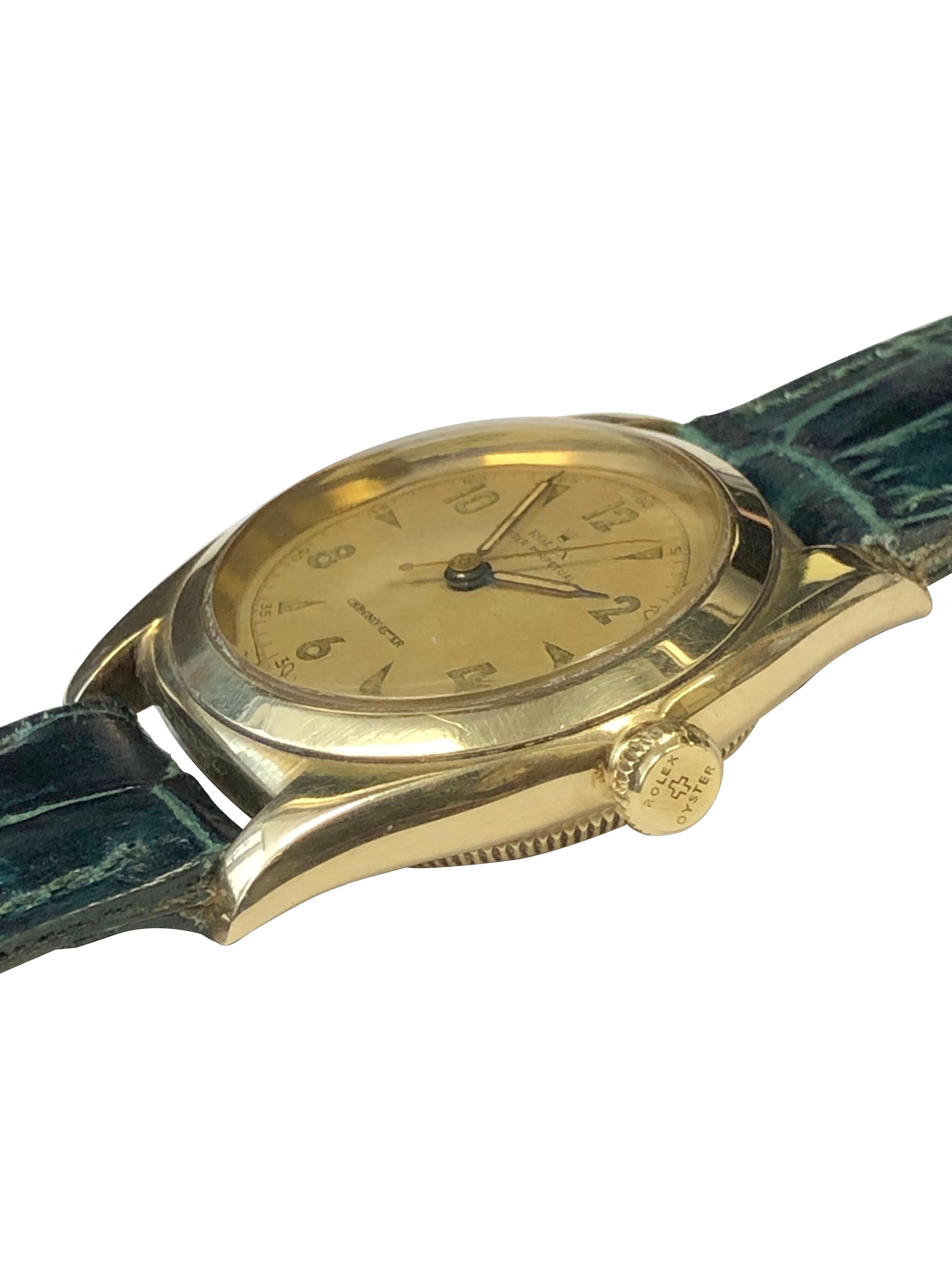 Rolex Montre-bracelet emblématique Bubbleback en or jaune, années 1940 Unisexe en vente