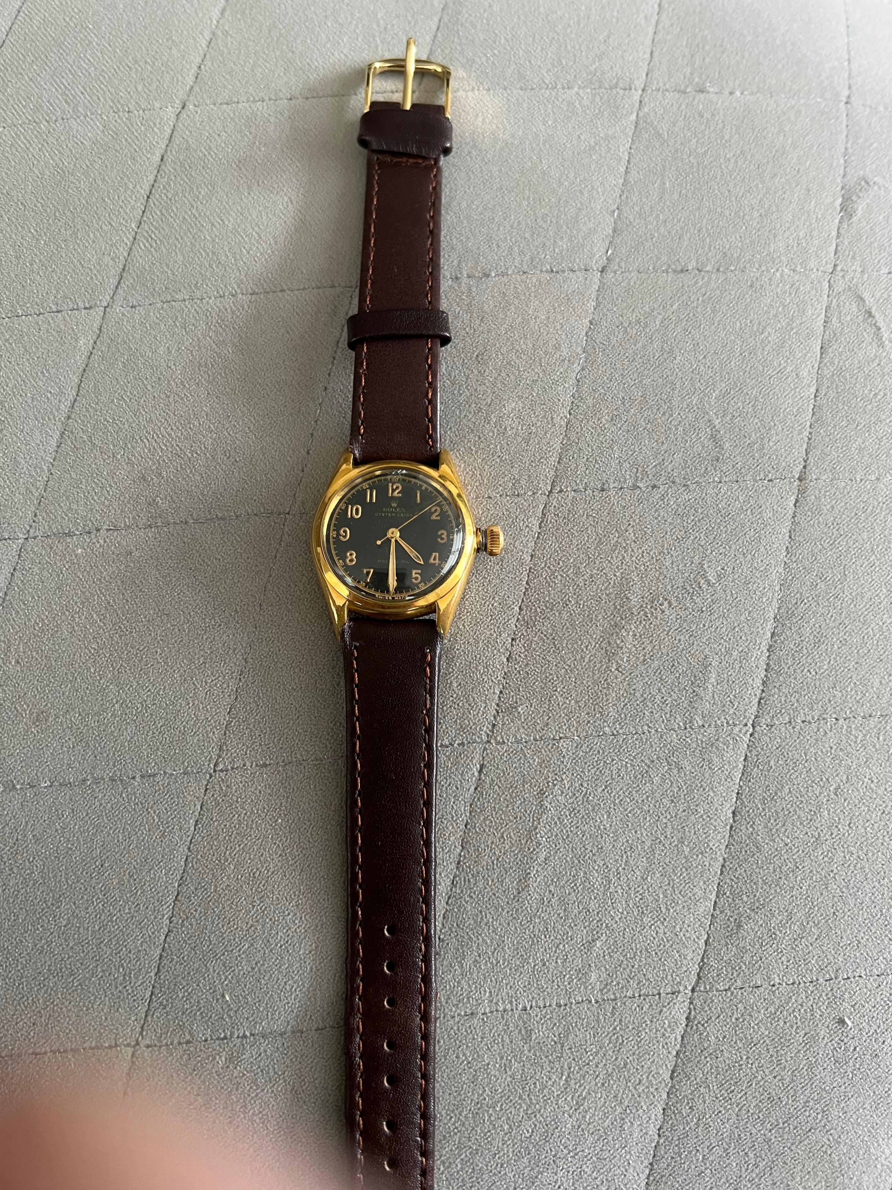 Rolex 1940s Yellow Gold Automatic Bubble Back Wristwatch In Good Condition For Sale In New York, NY