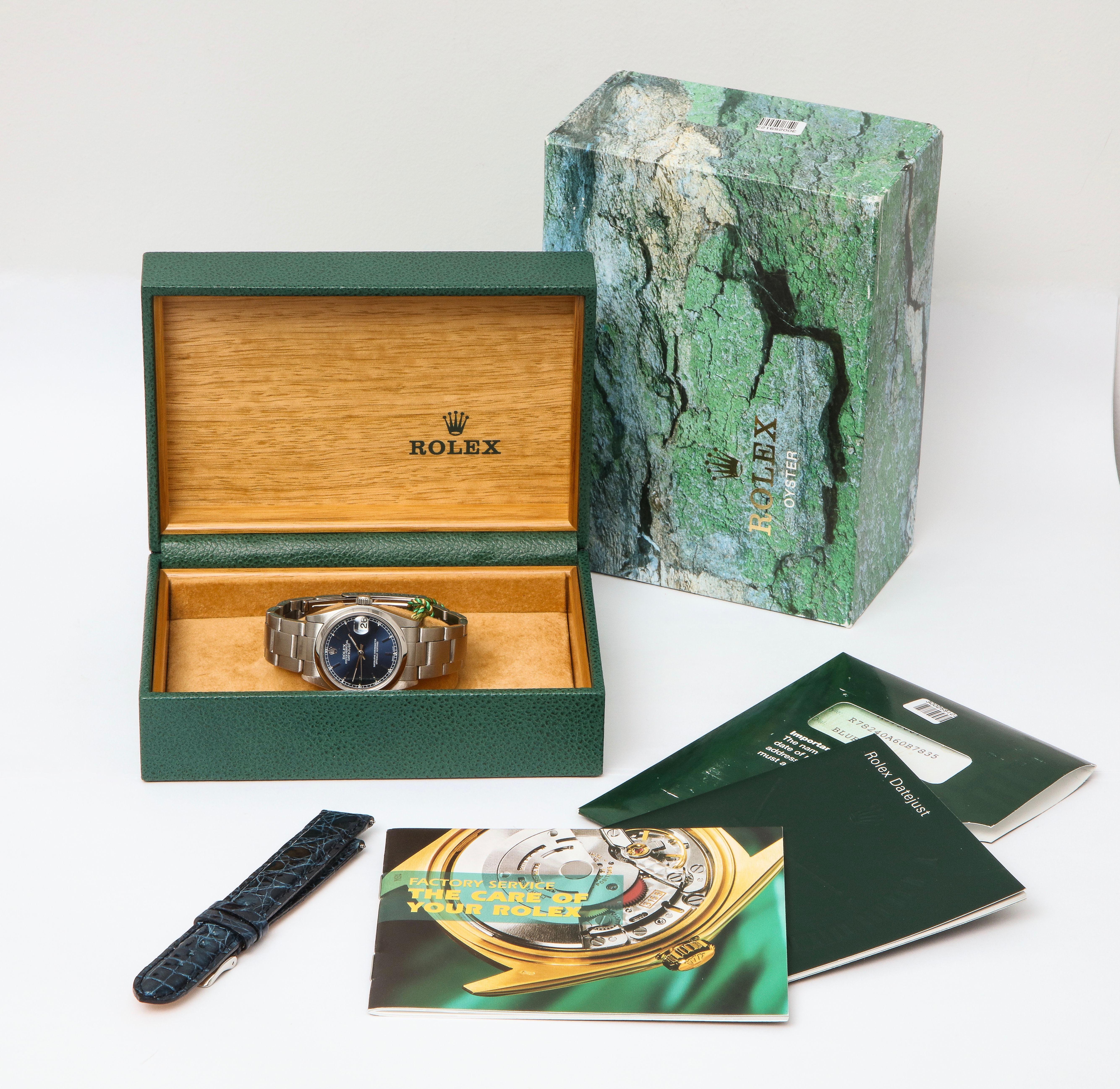 Das perfekte Geschenk für einen 18-Jährigen, denn die Uhr wird im Jahr 2021 18 Jahre alt.  Mit der Originalverpackung, den Anhängern und der Garantie sind diese 