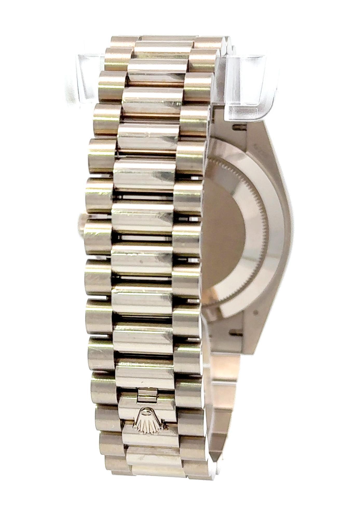 Moderne Montre Rolex 2021 Day-Date 40mm M228239-0049 Cadran diamant Indices saphir en vente