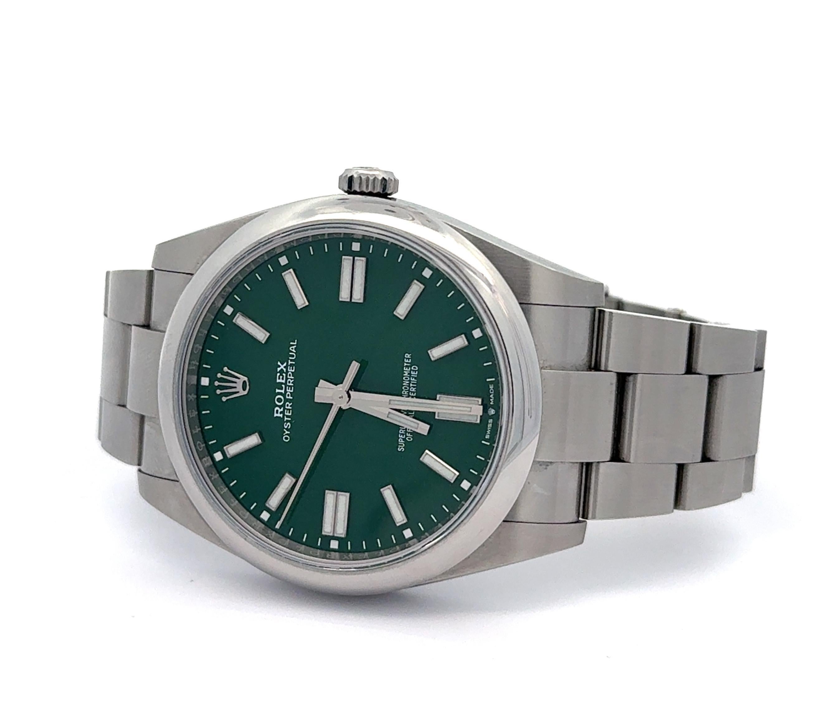 Rolex 2022 Oyster Perpetual 124300 Green Dial 41mm Watch w/ Box and Papers en vente 2