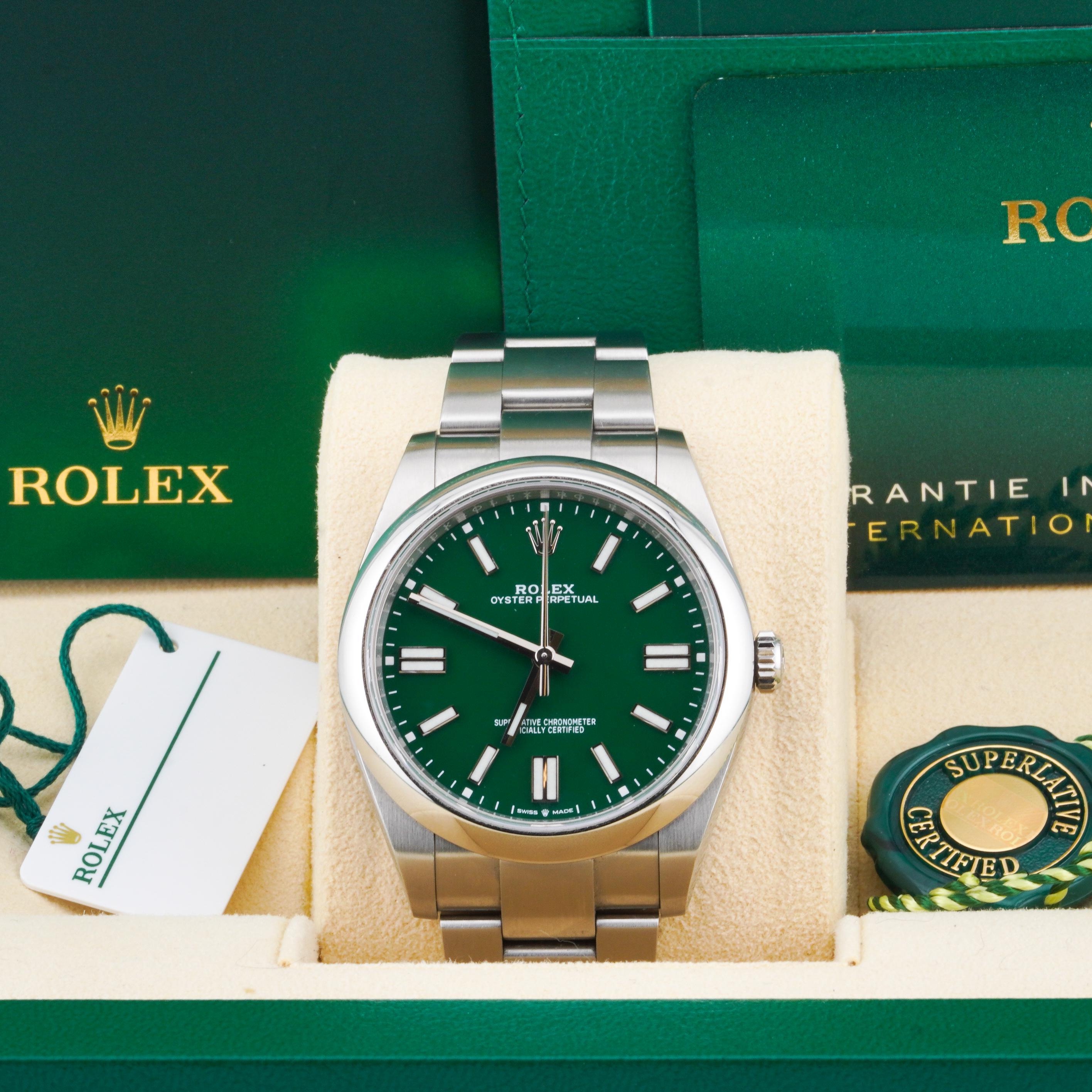 Rolex 2022 Oyster Perpetual 124300 Green Dial 41mm Watch w/ Box and Papers en vente 5