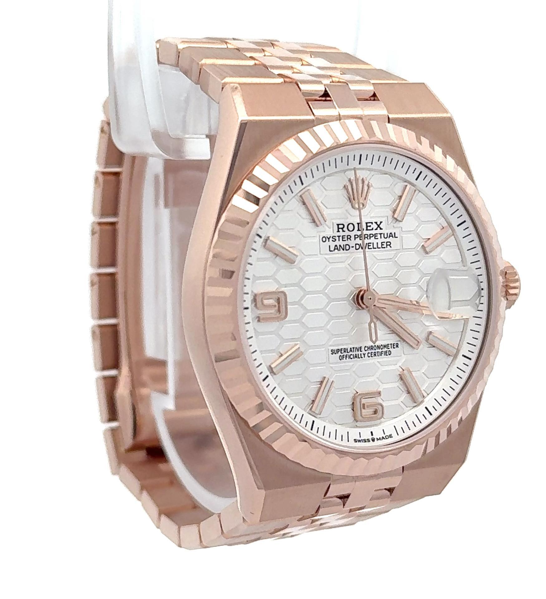 Rolex 2025 Land Dweller - 127335 18k Rose Gold 40mm weißes Zifferblatt Uhr w / FULL SET im Angebot 2