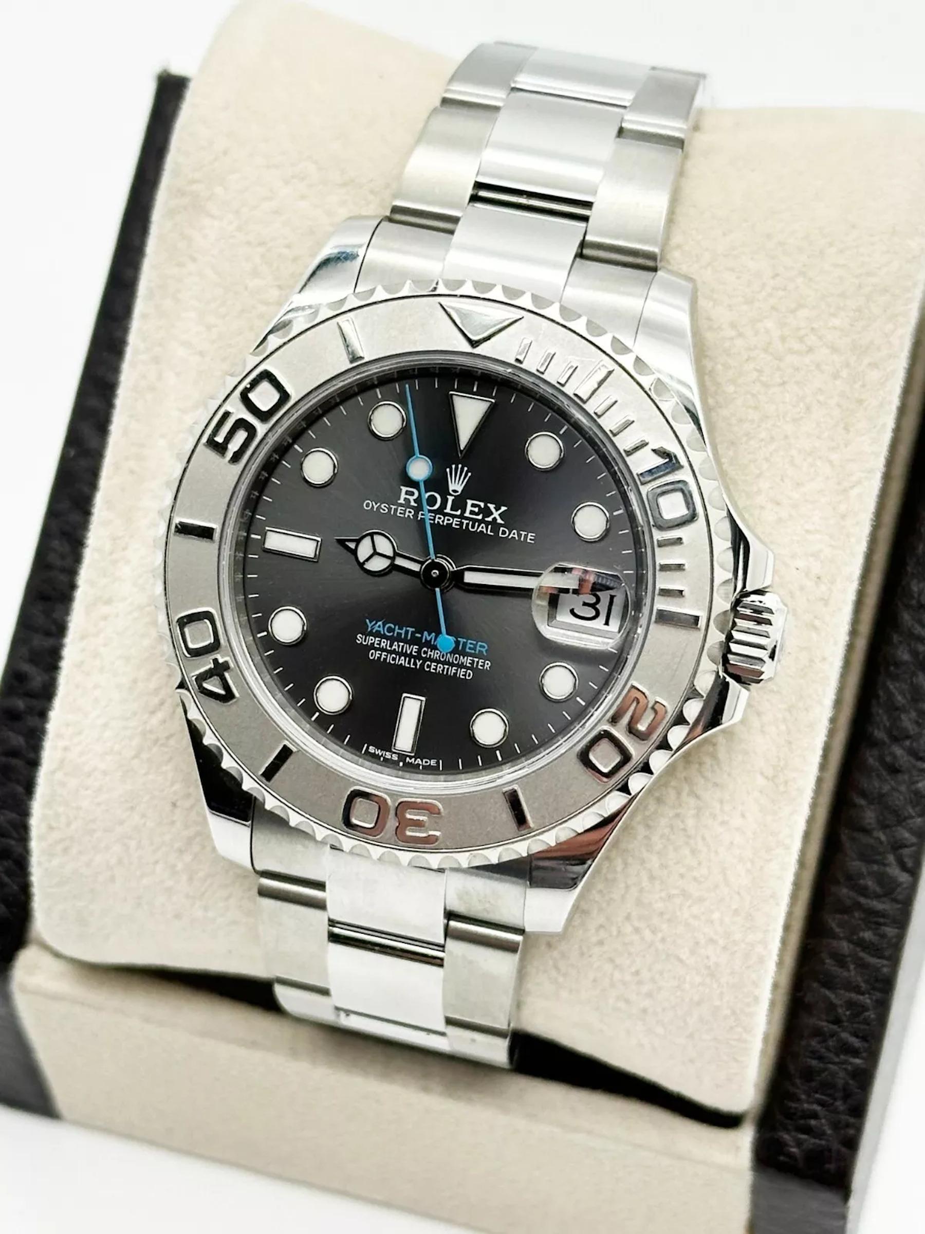 Número de estilo: 268622

De serie: 17V13***

Año: 2016 - Ahora

Model No: Yacht Master 

Material de la caja: Acero inoxidable

Banda: Acero inoxidable

Bisel: Platino

Esfera: Gris pizarra Rodio

Cara: Cristal de zafiro

Tamaño de la caja: 37