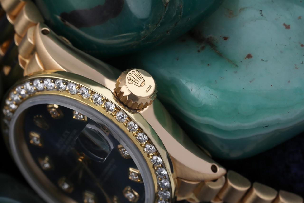 Round Cut Rolex Datejust 18kt Gold Blue Color Dial with Diamond Accent Diamond Bezel 6917 For Sale