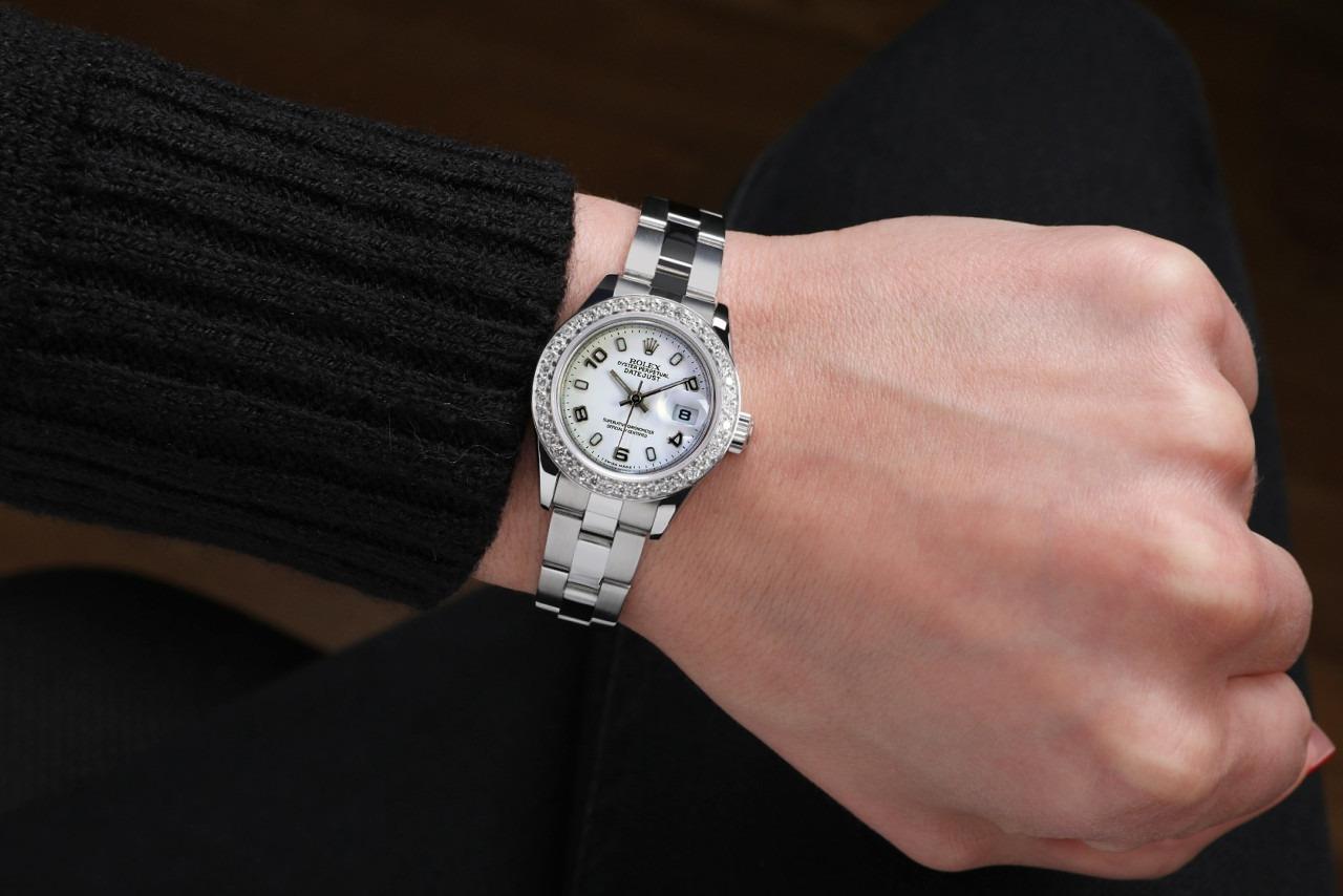 Taille ronde Rolex Montre Datejust SS Oyster Bracelet et lunette en diamants avec cadran arabe blanc 69160 en vente