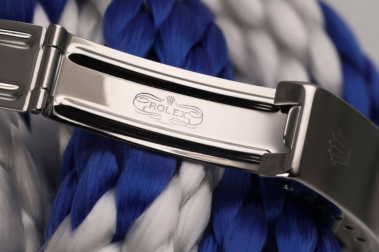Rolex Montre Datejust 69173 à cadran bleu bicolore avec diamants baguettes en vente 2