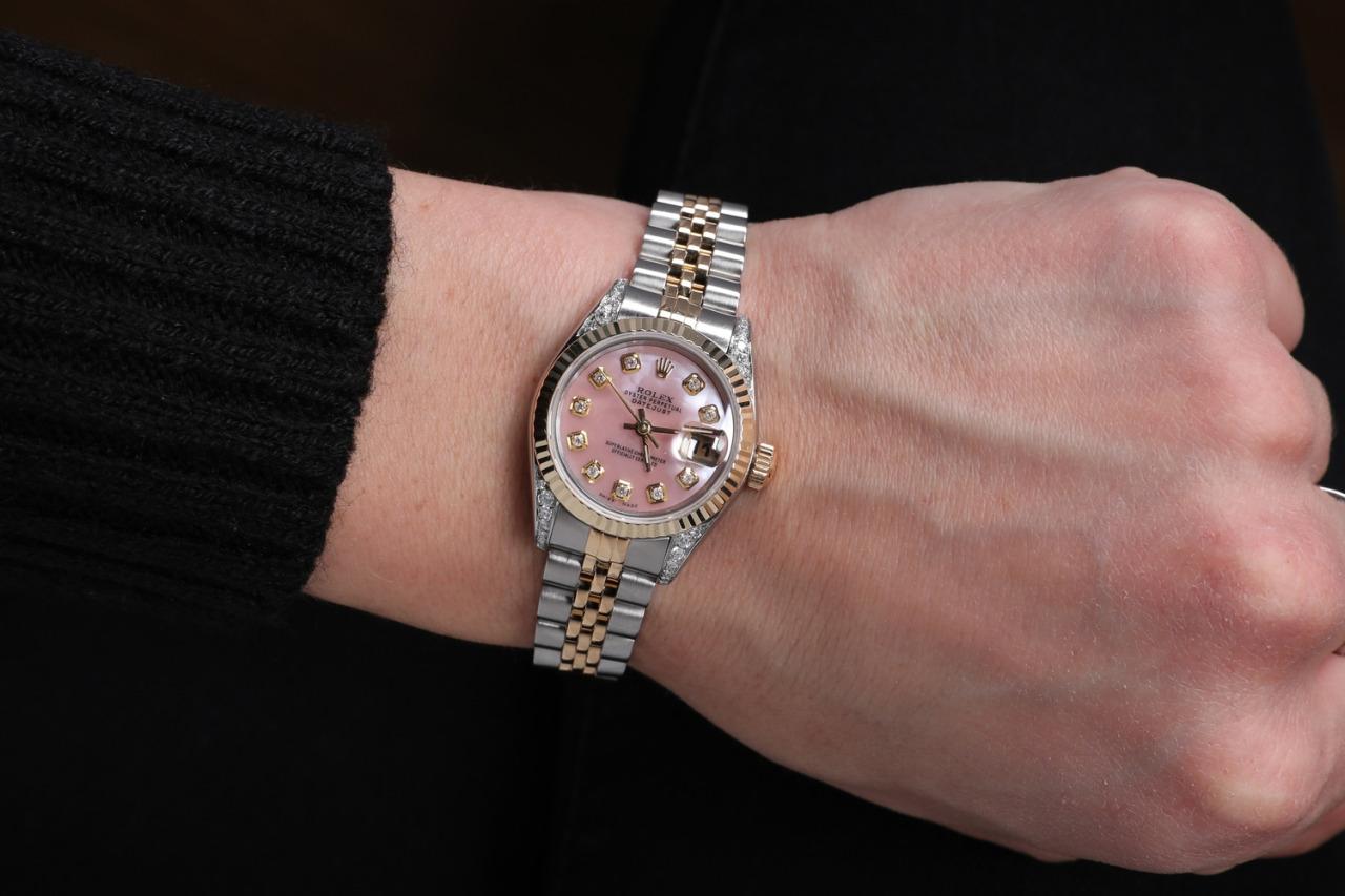 Taille ronde Rolex Montre Datejust bicolore à lunette cannelée et cadran en diamants roses avec cadran MOP en vente