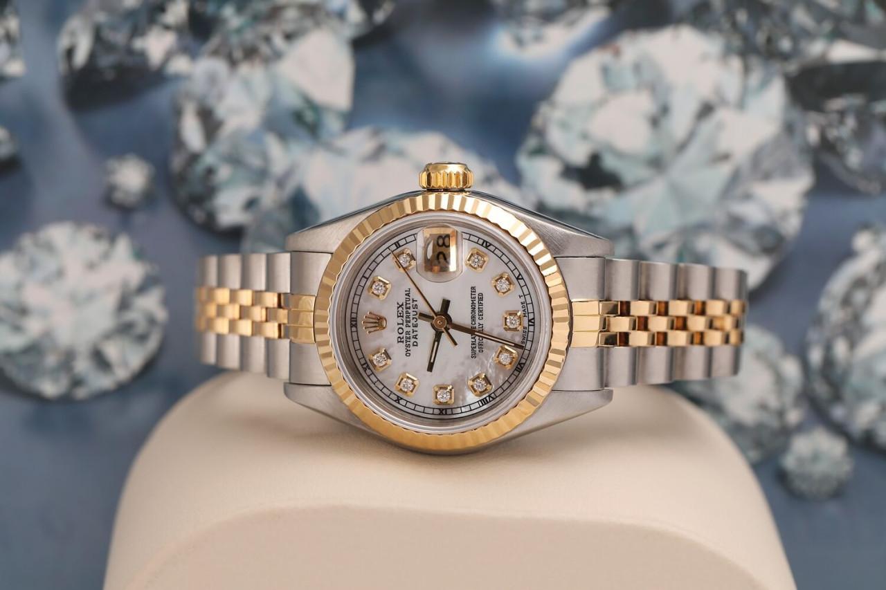 Rolex Datejust zweifarbiges weißes MOP-Zifferblatt mit Diamantuhr 69173 im Zustand „Hervorragend“ im Angebot in New York, NY
