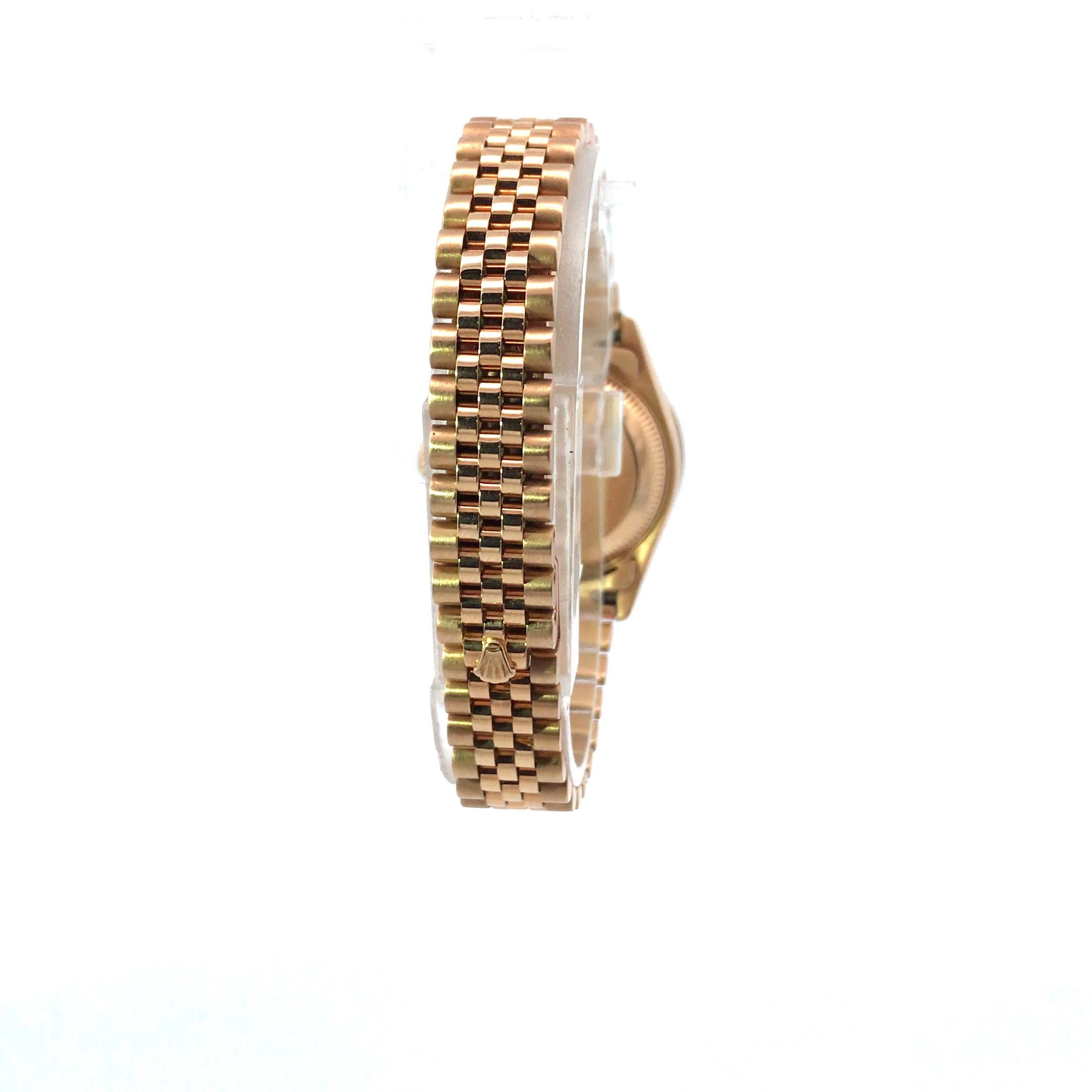 Montre Rolex 26mm Jubelee Date Just Or jaune 18 carats diamant Emeraude Excellent état à Palm Desert, CA