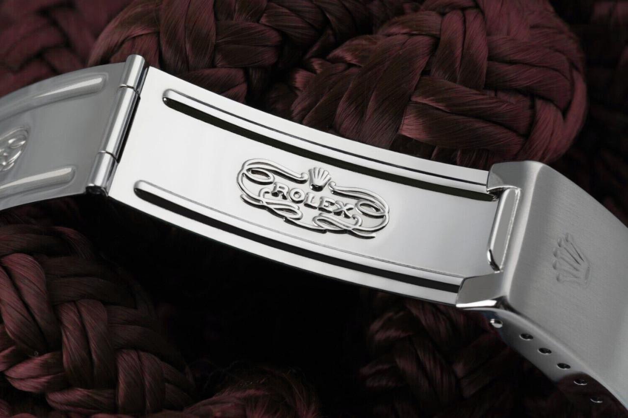 Rolex Montre Oyster 31mm Datejust en acier avec lunette en diamant et cadran noir Excellent état - En vente à New York, NY