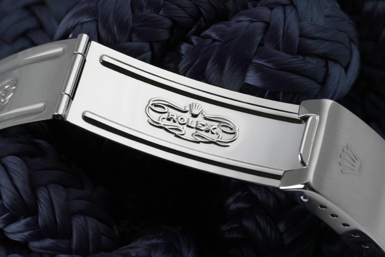Taille ronde Rolex Montre Datejust 68274 SS Oyster Bracelet avec lunette en diamant et cadran en forme de bâton noir en vente
