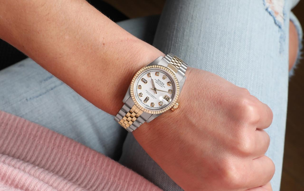 Rolex Montre Datejust 31 mm de couleur blanche avec cadran bicolore et diamant baguette 68273 en vente 4