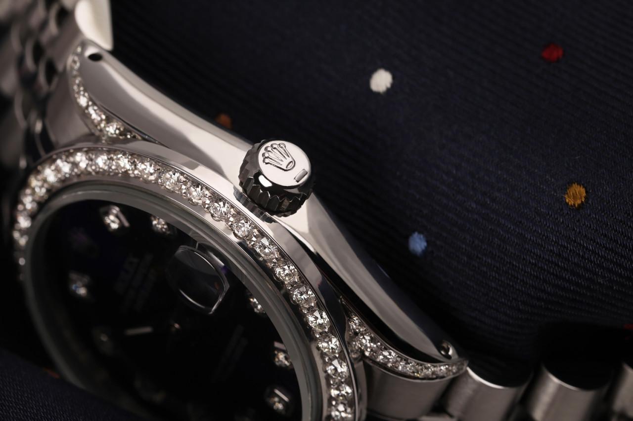 Rolex Montre Datejust 68274 avec lunette en diamants et cadran de couleur violette sur mesure Excellent état - En vente à New York, NY
