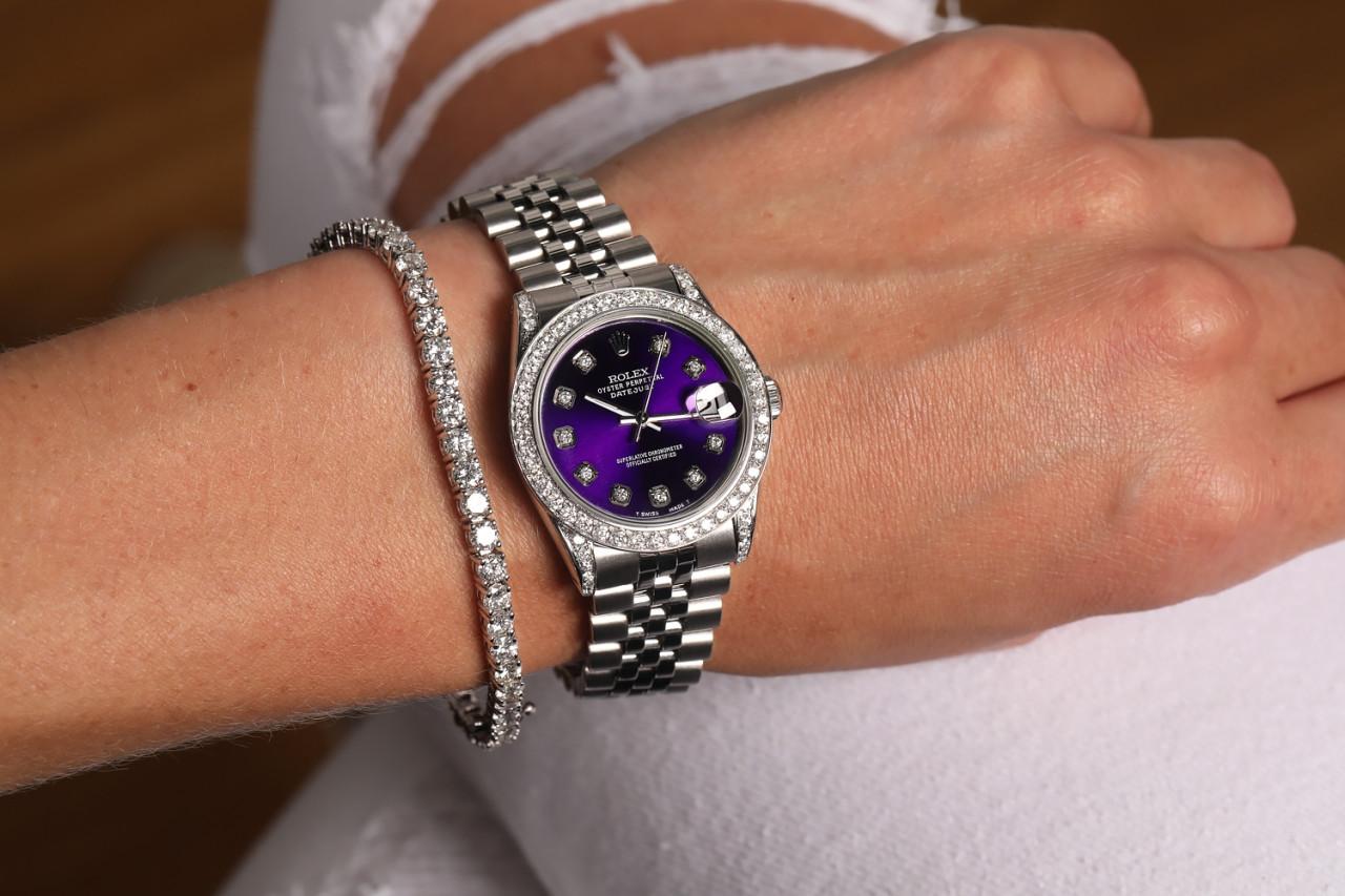 Rolex Montre Datejust 68274 avec lunette en diamants et cadran de couleur violette sur mesure en vente 4