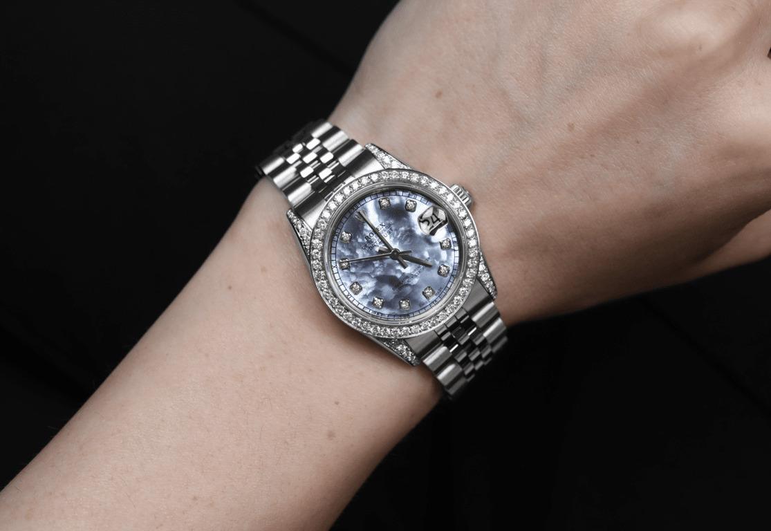 Rolex Montre Datejust 68274 avec lunette en diamants sur mesure et cadran en diamants de Tahiti MOP en vente 1