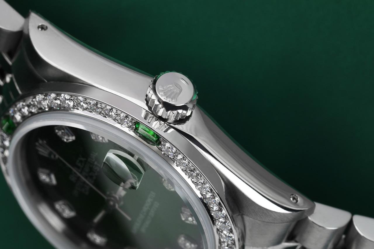 Rolex Datejust mit maßgefertigtem Diamant-/Smaragd-Lünette Grünes Vignette-Farbzifferblatt (Rundschliff) im Angebot