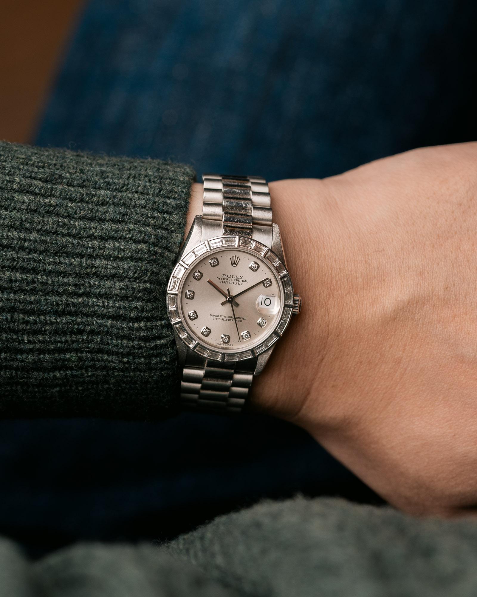 Rolex Midsize President Datejust 68266 Platino Lunetta con Baguette Quadrante Bianco 1995

SKU: 1845

Capolavoro di raffinatezza e rarità, questo Rolex Midsize President Datejust Ref. 68266 è una straordinaria espressione dell'iconico linguaggio del