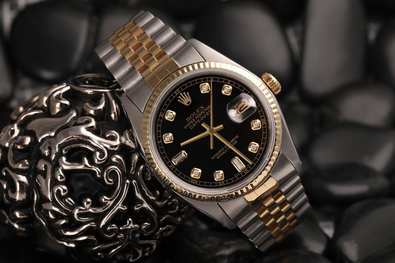 Rolex Datejust 16013  Montre à cadran noir avec baguettes 6&9 en or jaune 18 carats et SS Excellent état - En vente à New York, NY