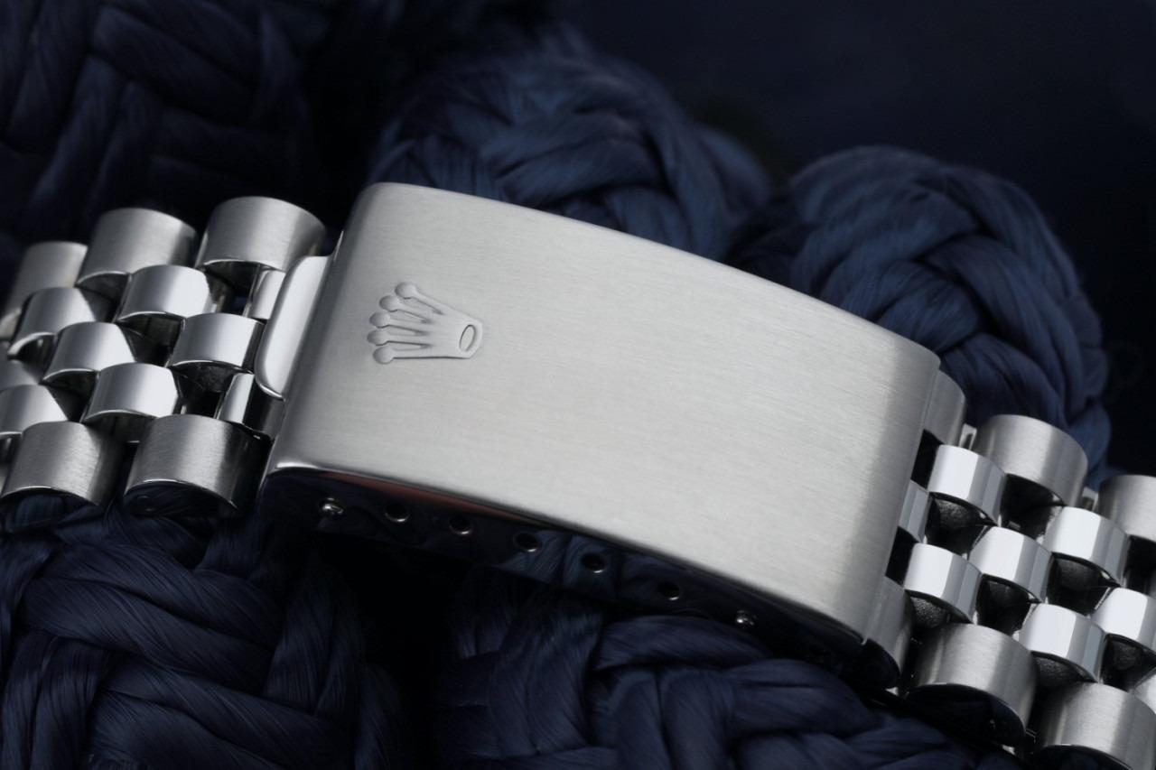 Taille ronde Rolex Montre Datejust avec cadran bleu en diamants et lunette en saphirs et diamants en vente