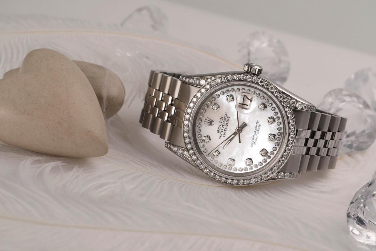 Rolex Datejust Classic Stainless Steel White MOP Dial with Diamonds Watch 16014 In Excellent Condition For Sale In New York, NY