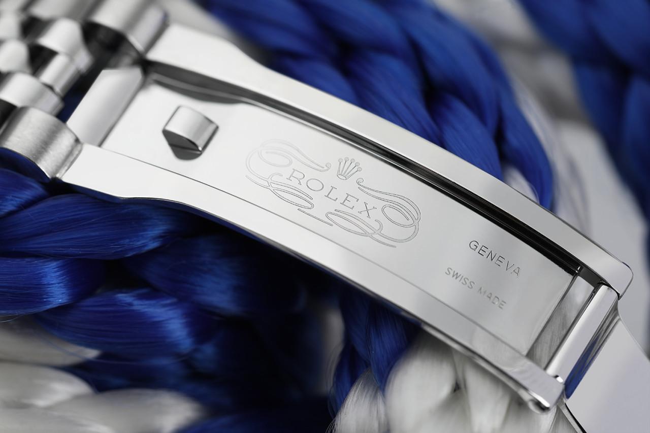 Rolex Montre Datejust New Style personnalisée avec lunette en diamants, cadran bleu Vignette en diamants Pour hommes en vente