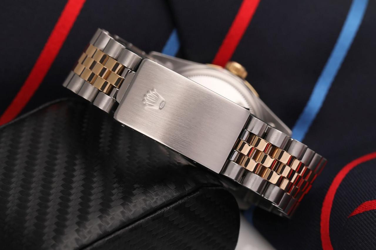 Rolex 36 mm Datejust bicolore couleur noire avec cordon serti de diamants et lunette en vente 3