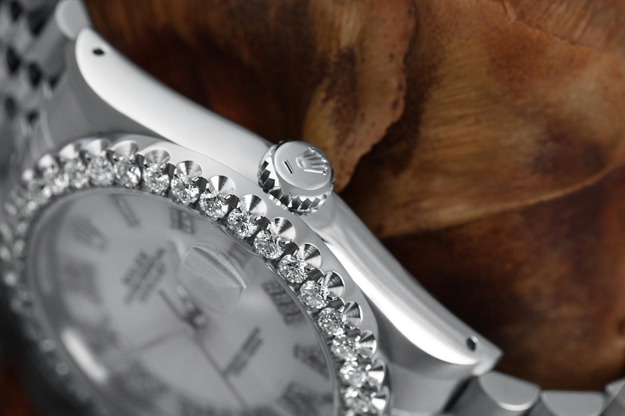 Taille ronde Rolex Montre Datejust pour hommes avec lunette en diamant et cadran romain en diamants blancs en vente