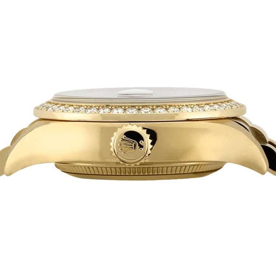 Taille ronde Rolex Montre présidentielle en or 18 carats avec cadran à cordes noires et lunette en diamant 18038 en vente