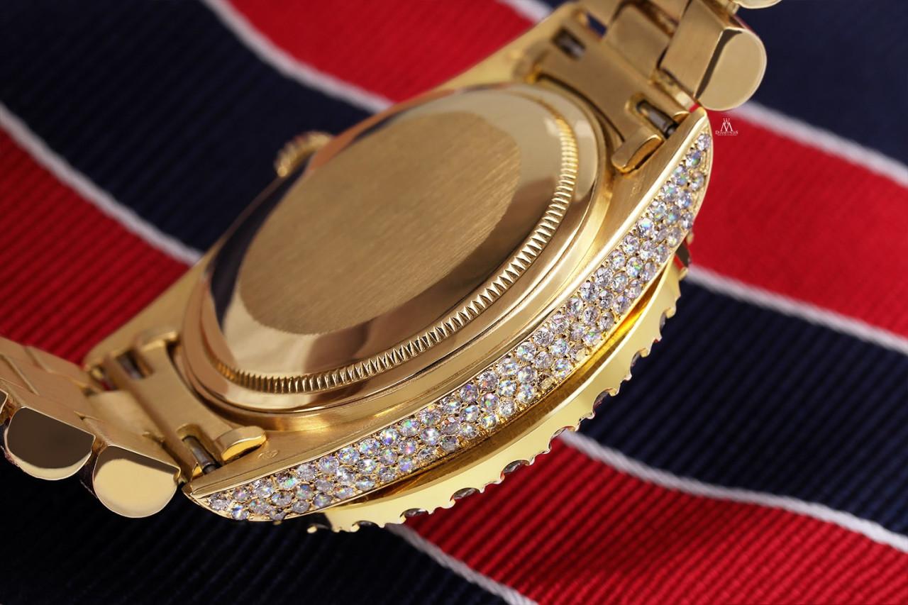 Rolex Montre présidentielle en or 18 carats avec cadran chiffres romains et diamants bleus entièrement dégradés en vente 2