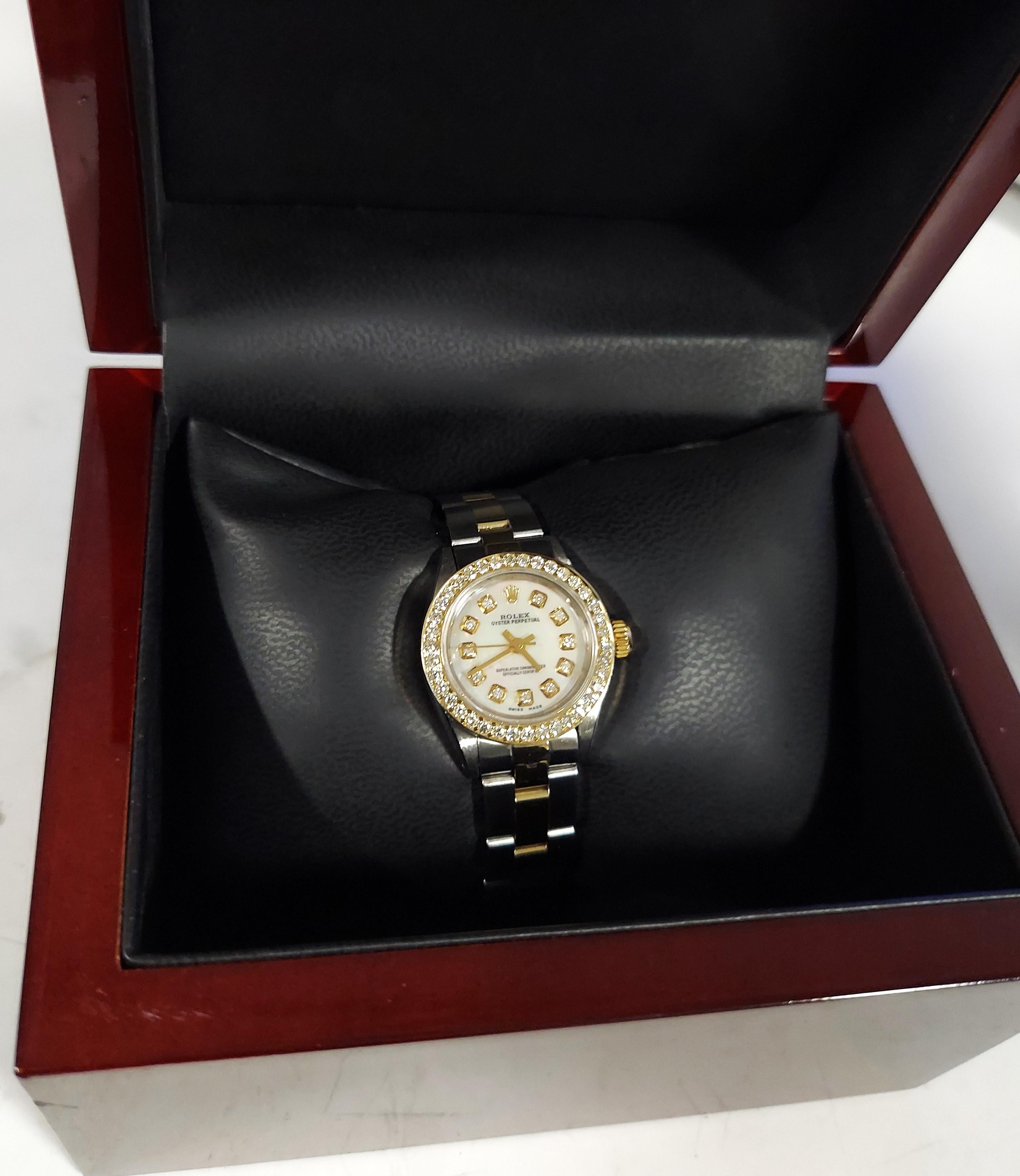 Rolex 6719 pour femme bicolore 26 mm MOP Diamond Oyster perpétuel Bon état - En vente à San Fernando, CA
