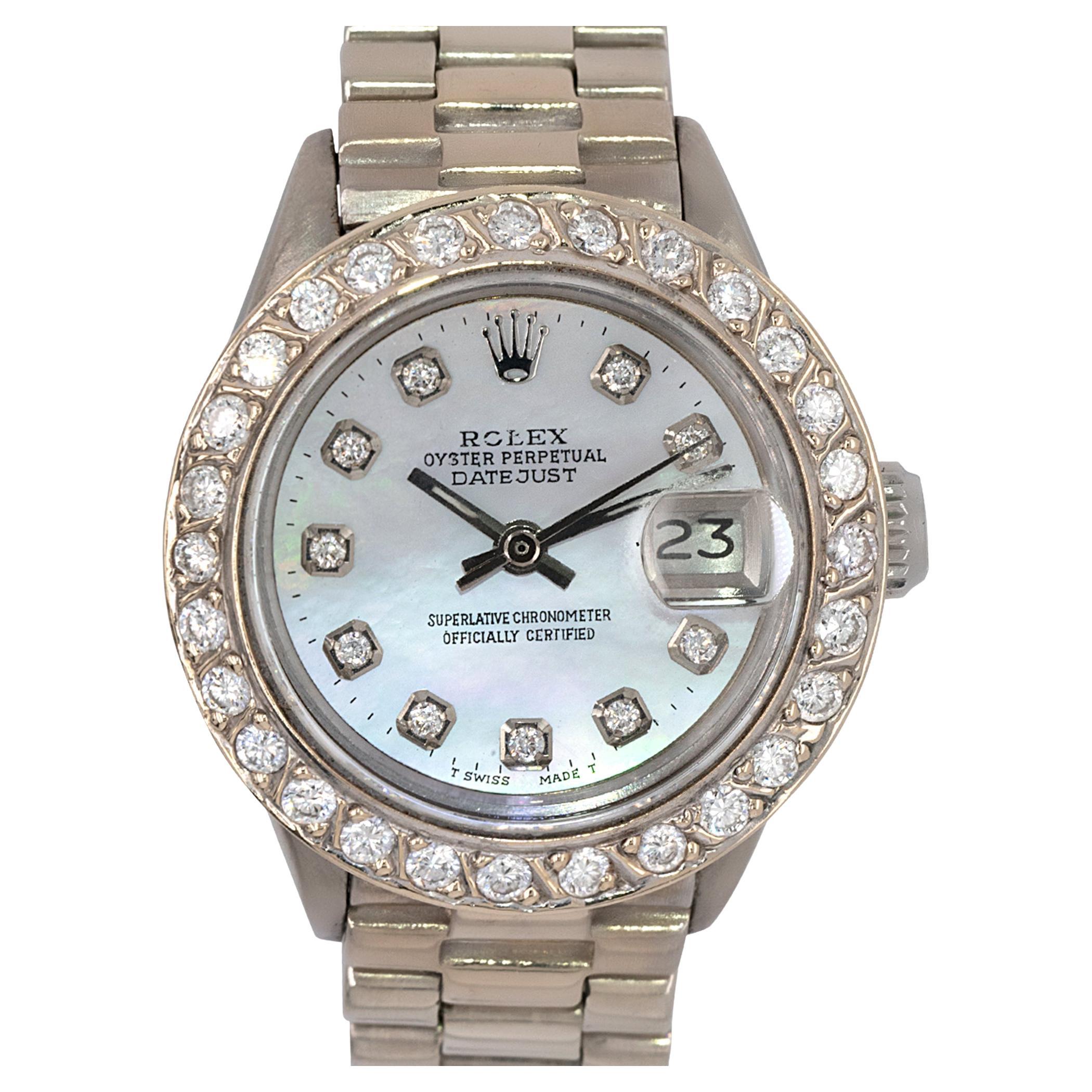 Rolex Montre Datejust 6917 avec cadran en nacre et lunette en diamants, pour femmes en vente
