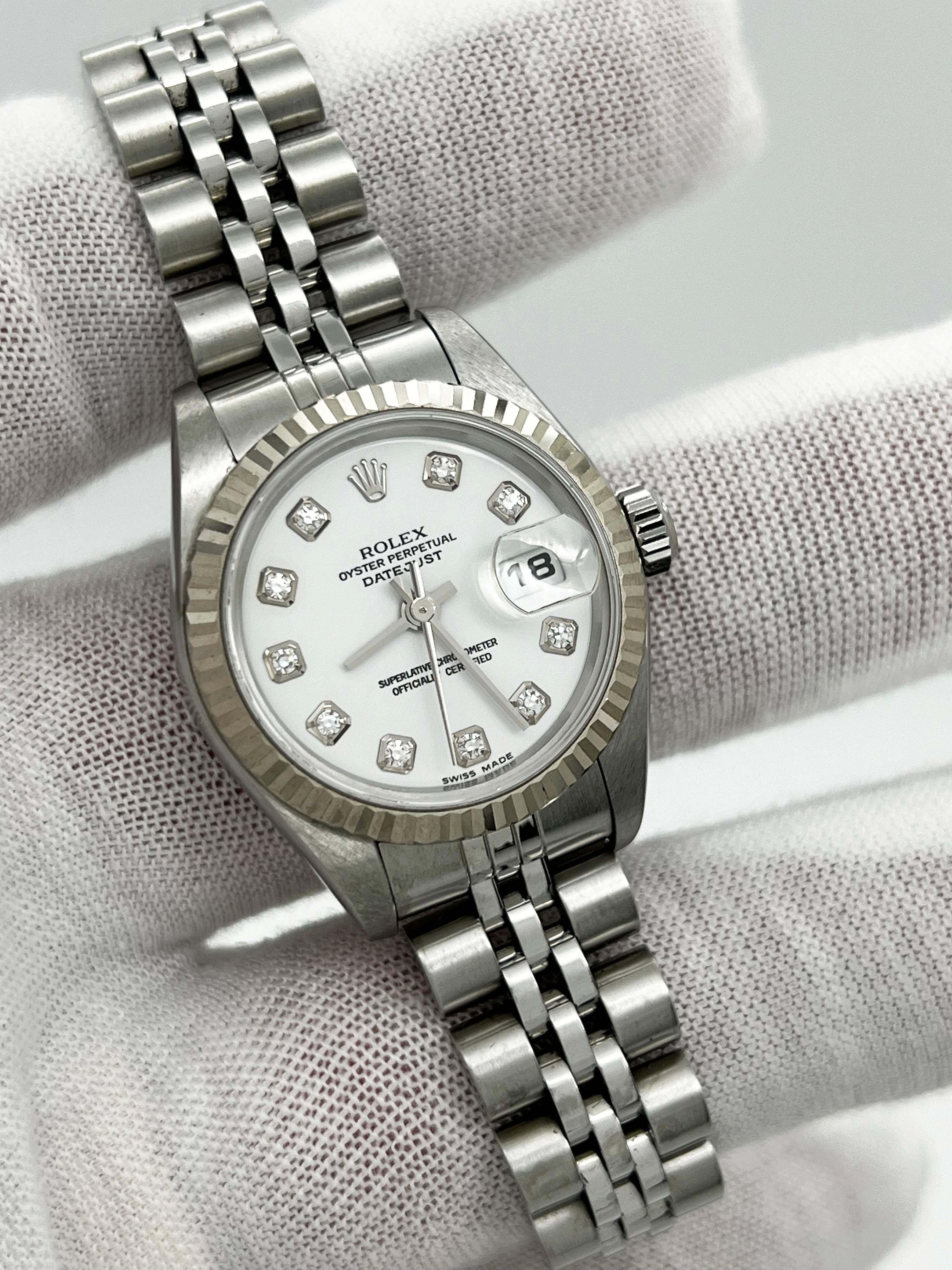 Rolex 79174 pour femmes Datejust avec cadran blanc en acier inoxydable et papier boîte 2004 en vente 1