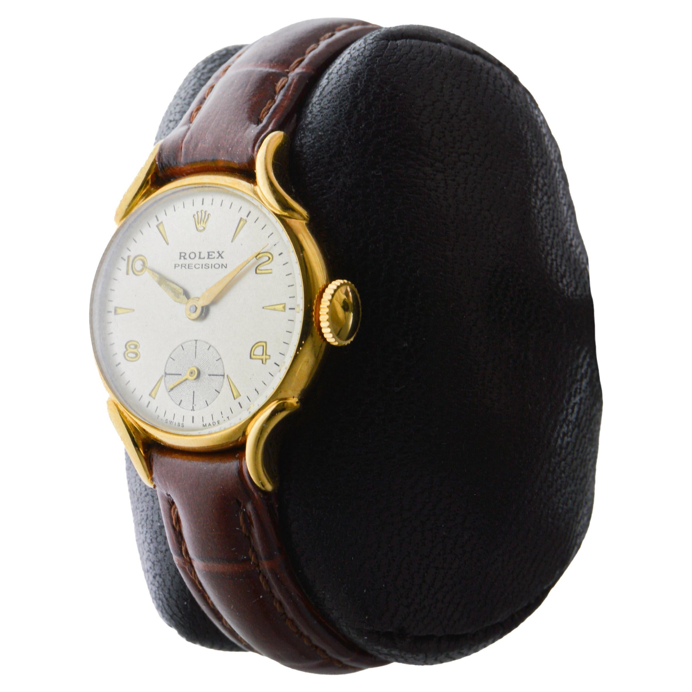 Reloj Rolex redondo de oro macizo de 9 quilates de mediados de siglo circa años 50 en venta 2