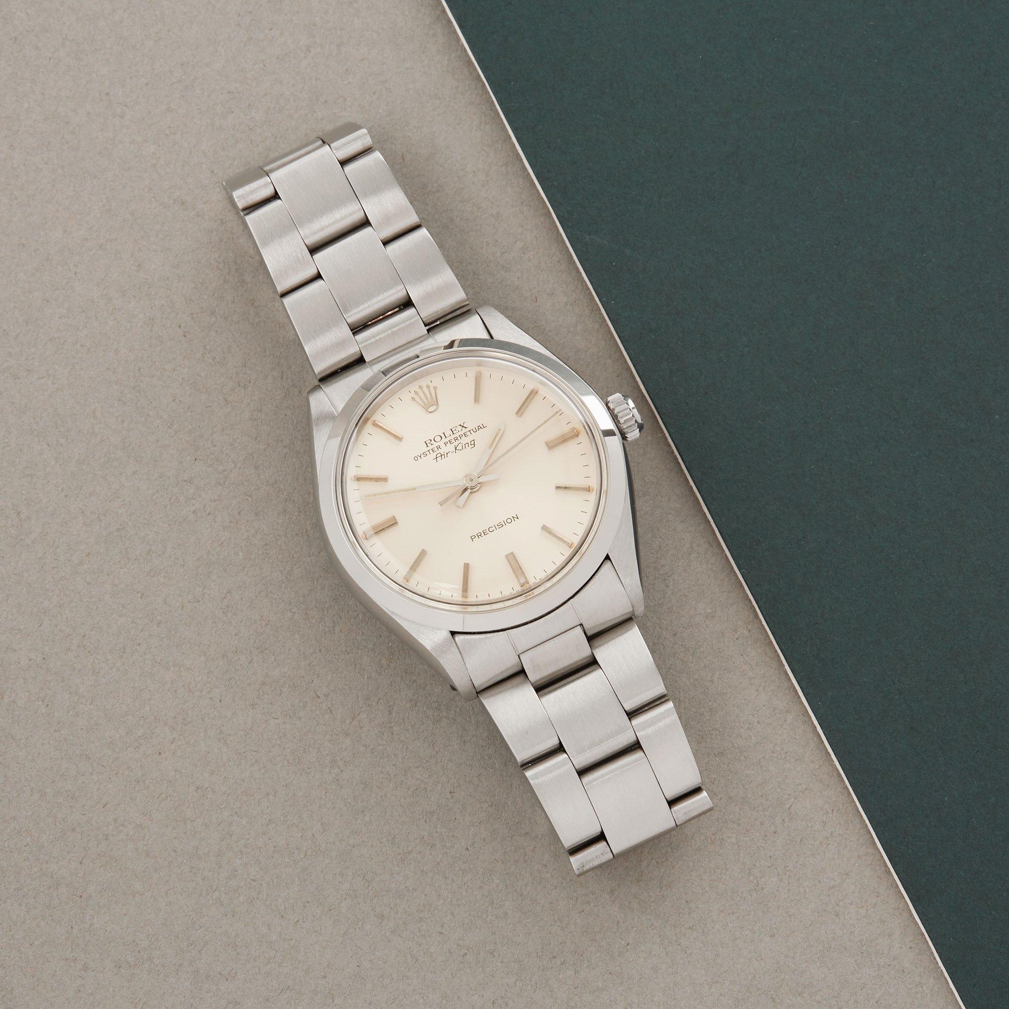 Xupes Reference: W007637
Manufacturer: Rolex
Model: Air-King
Model Variant: 0
Model Number: 5500
Age: 1978
Gender: Men
Complete With: Rolex Box & Service Pouch 
Dial: Silver Baton
Glass: Plexiglass
Case Size: 34mm
Case Material: Stainless