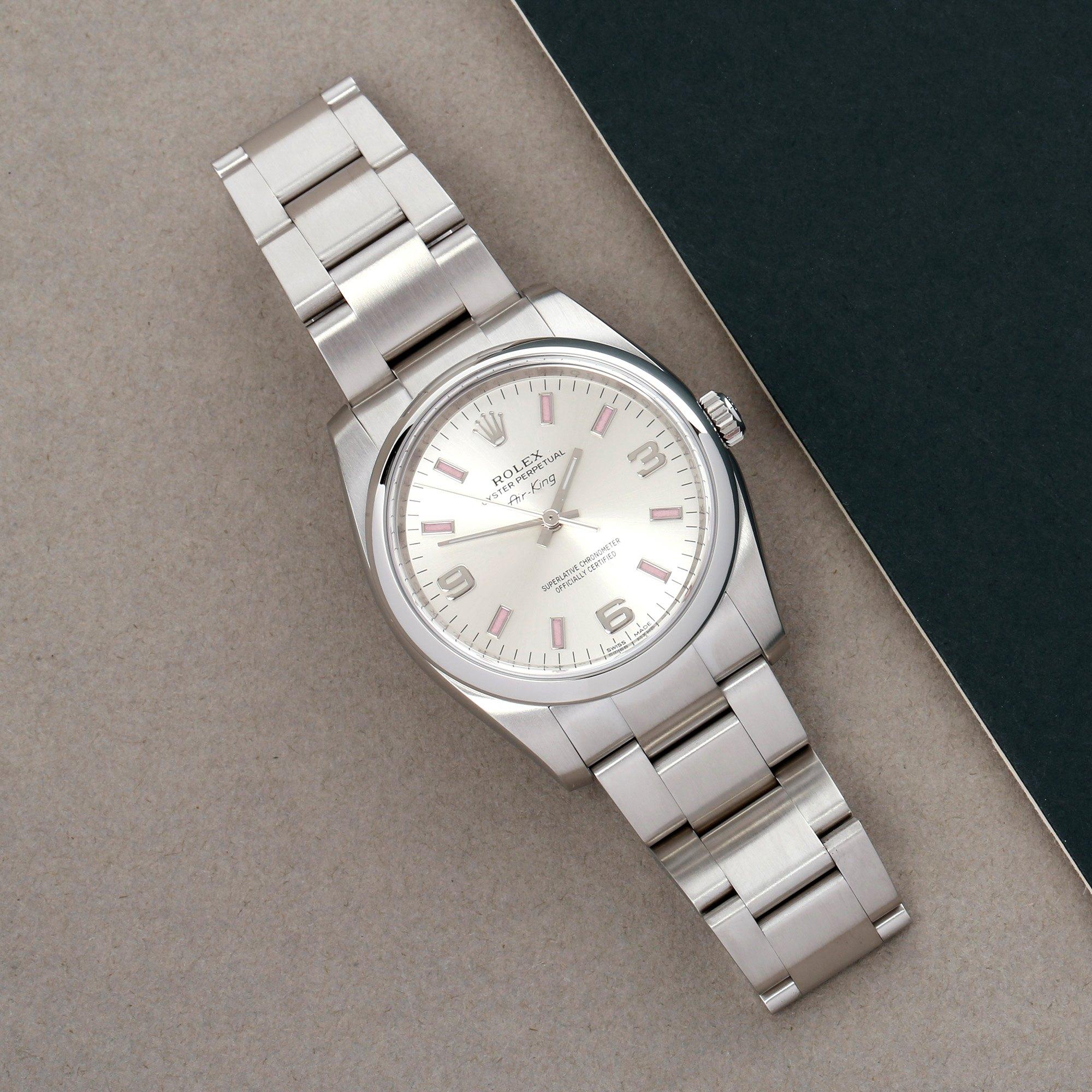 Xupes Reference: COM002720
Manufacturer: Rolex
Model: Air-King
Model Variant: 0
Model Number: 114200
Age: 2010
Gender: Unisex
Complete With: Rolex Box, Manuals, Card Holder &  Open Guarantee 
Dial: Silver Quarter Arabic 
Glass: Sapphire Crystal
Case