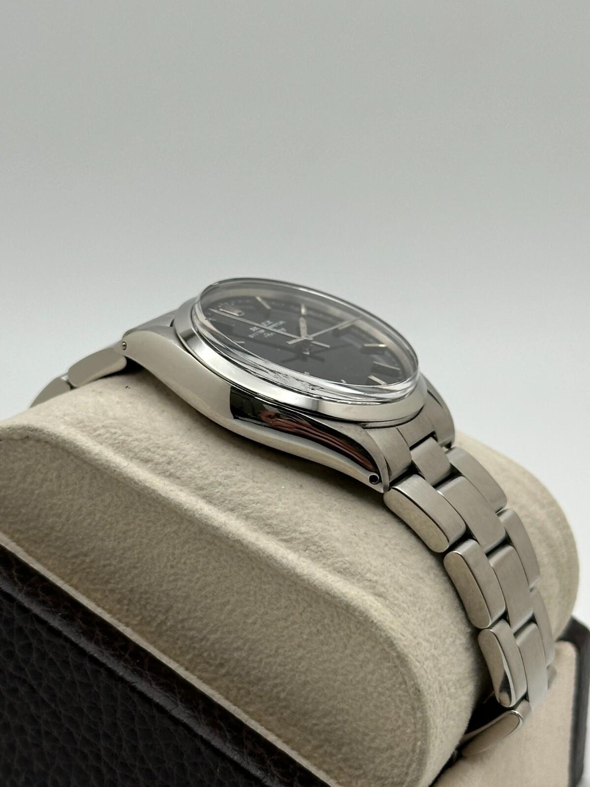 Numero di stile: 5500



Seriale: 655***



Anno: 1981

 

Model: Rolex Air King 

 

Materiale della cassa: Acciaio inossidabile 

 

Banda:  Acciaio inox 

  

Lunetta:  Lunetta liscia in acciaio inossidabile 

  

Quadrante: Quadrante nero 

