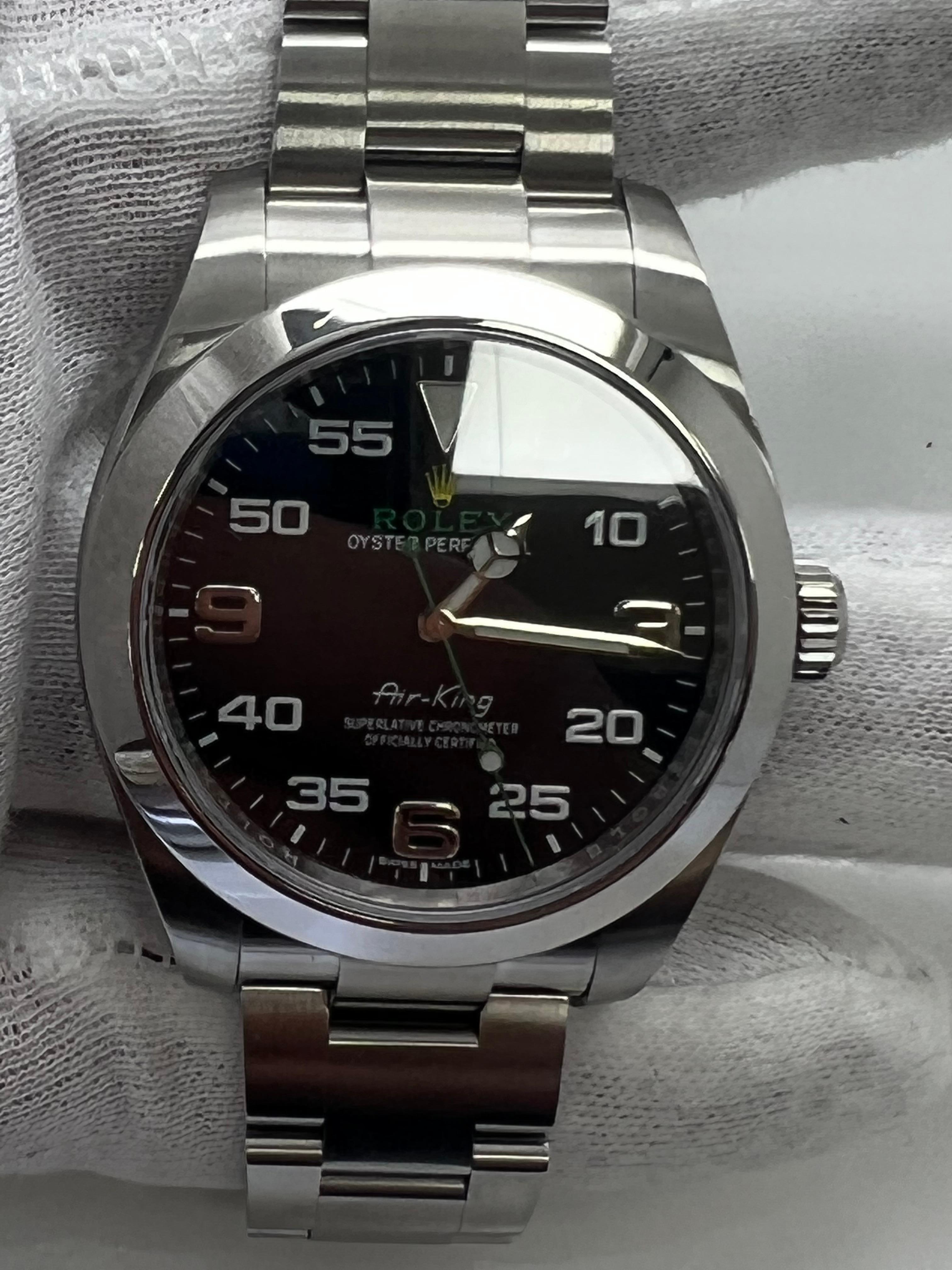Rolex Air-King Automatic 40mm Steel Mens Oyster Bracelet Watch 116900
2017  

excellent condition

original box and papers

all original Rolex Parts

2 year warranty

shop with confidence

Evita Diamonds & Timepieces