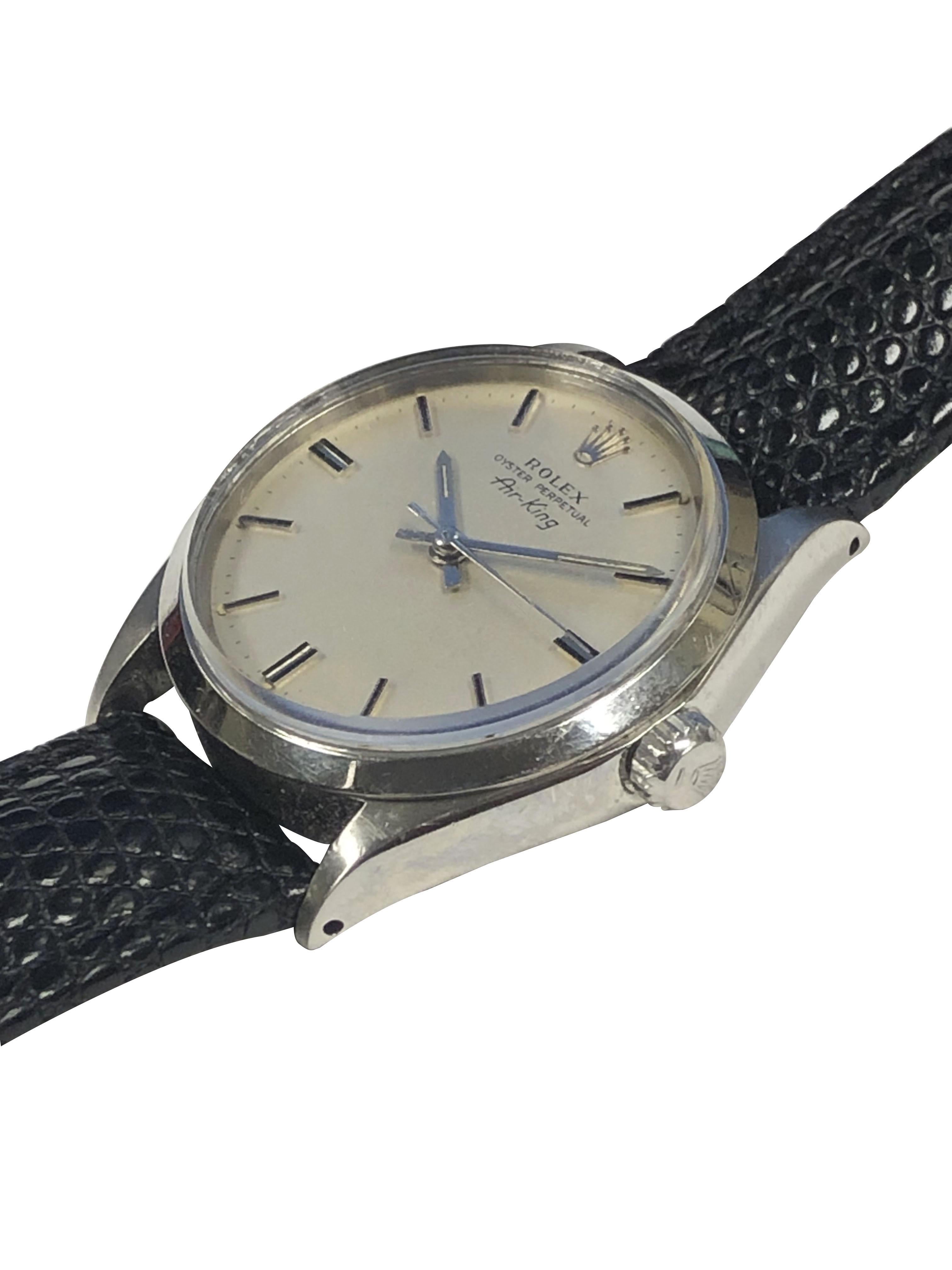 Circa 1970 Montre-bracelet Rolex Air King Reference 5500, boîtier Oyster 3 pièces en acier inoxydable 34 M&M. Calibre 1520 Automatique, mouvement à remontage automatique. Cadran argenté satiné avec index bâtons en relief, aiguille des secondes à