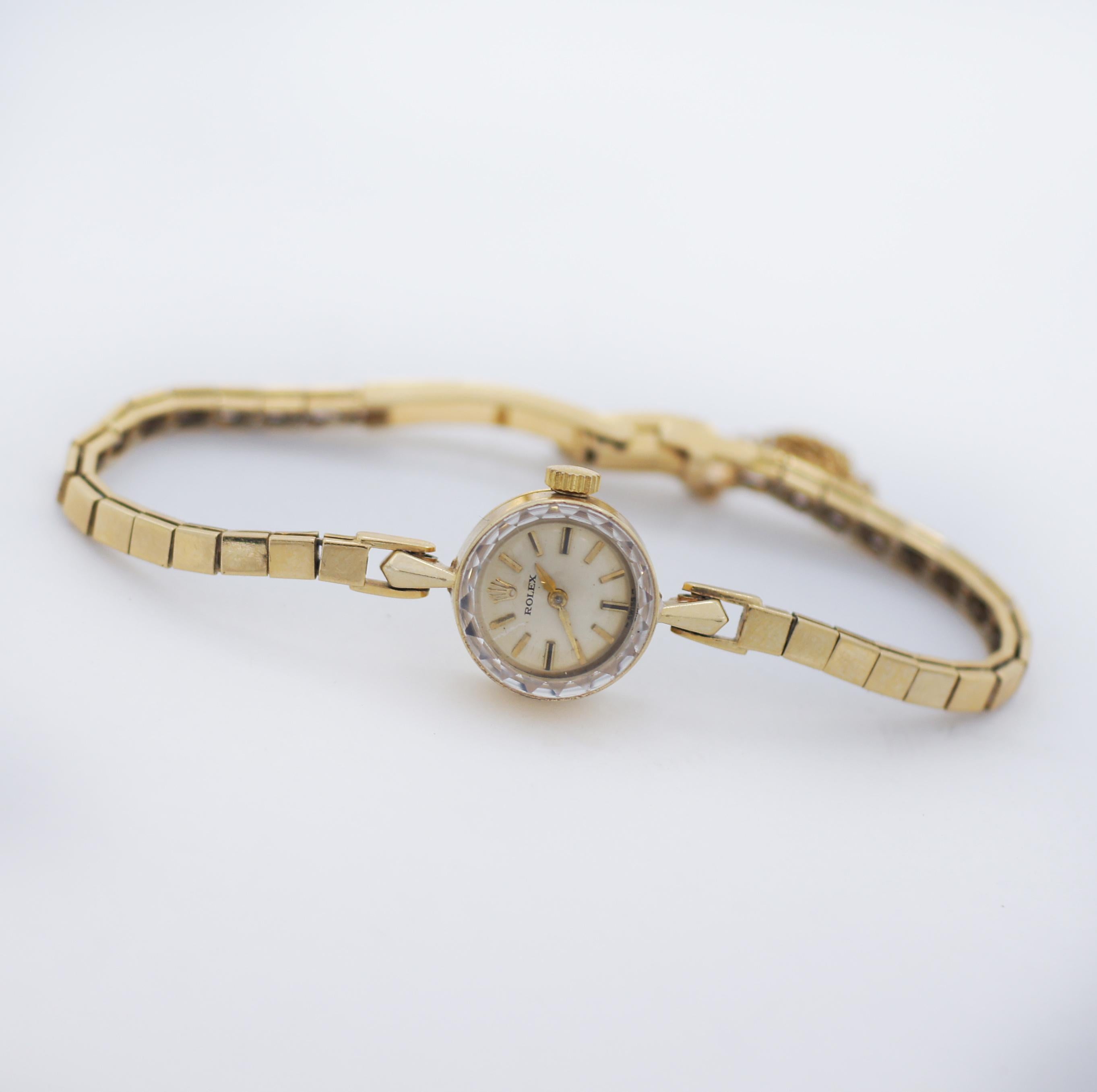 Rolex Antique 14K Gold Watch In Good Condition In San Fernando, CA